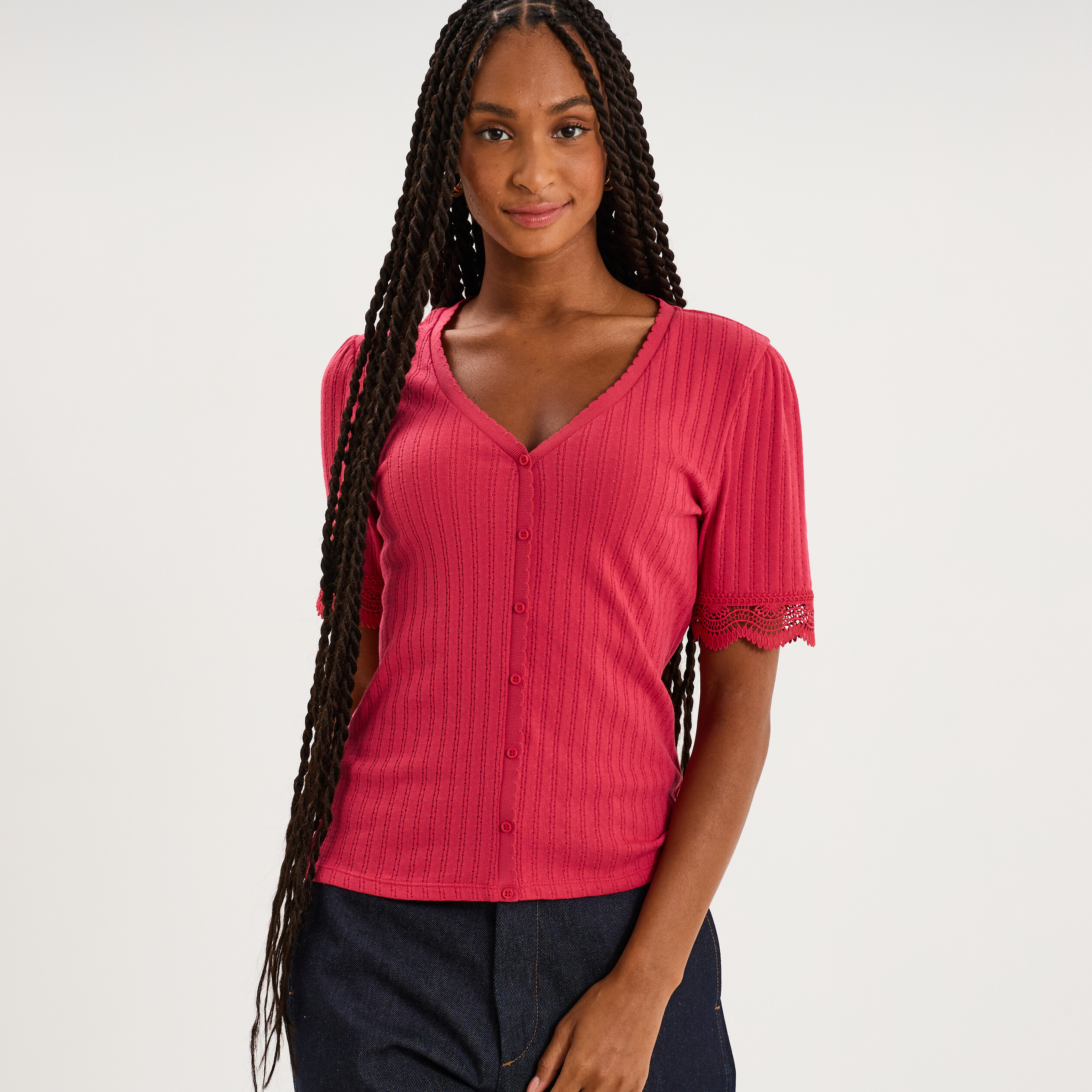 Blouse manches courtes col V dentelle rose cerise femme