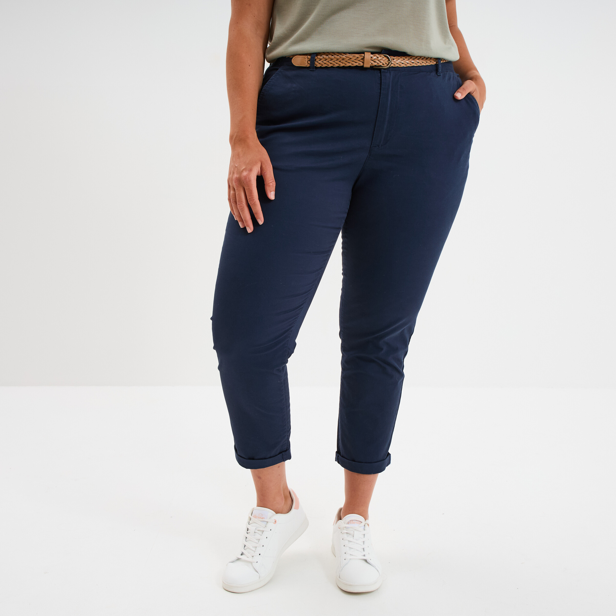 pantalon chino cigarette ceinture coton bleu marine femmegt Pantalon chino cigarette ceinturé coton bleu marine femme grande taille