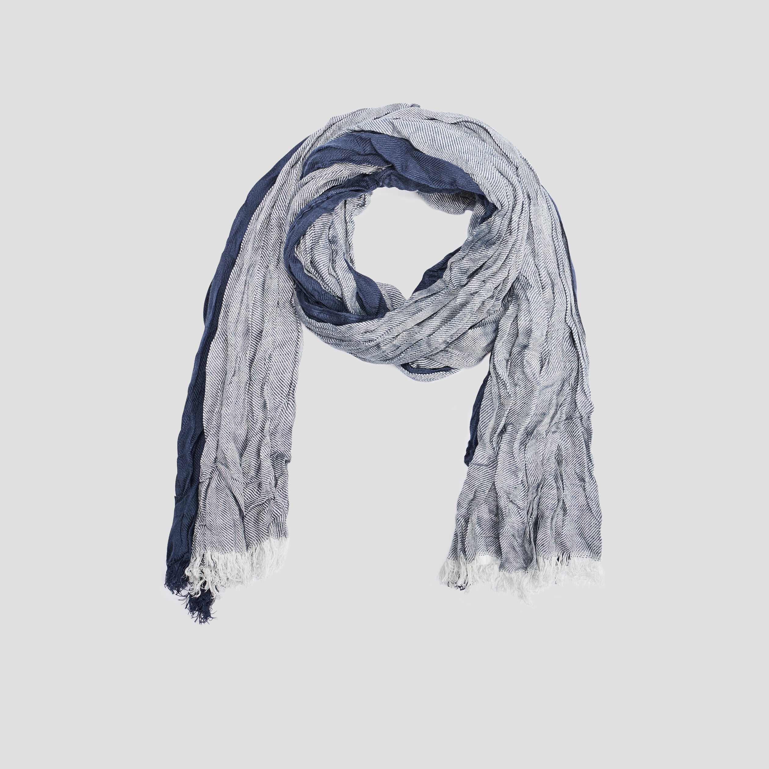 Foulard effet froiss&eacute; bleu marine homme