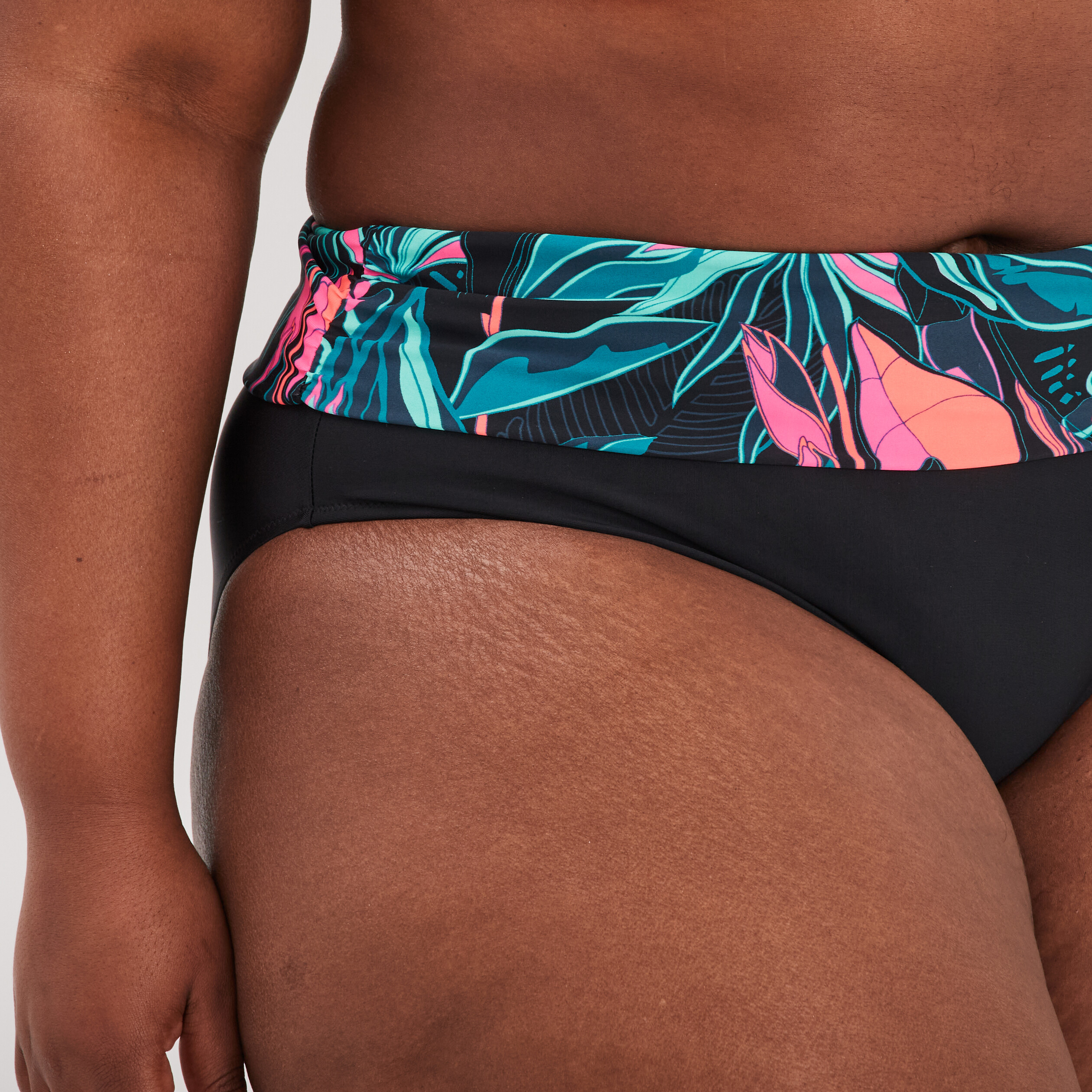 bas de maillot de bain noir femmegt Bas de maillot de bain noir femme grande taille