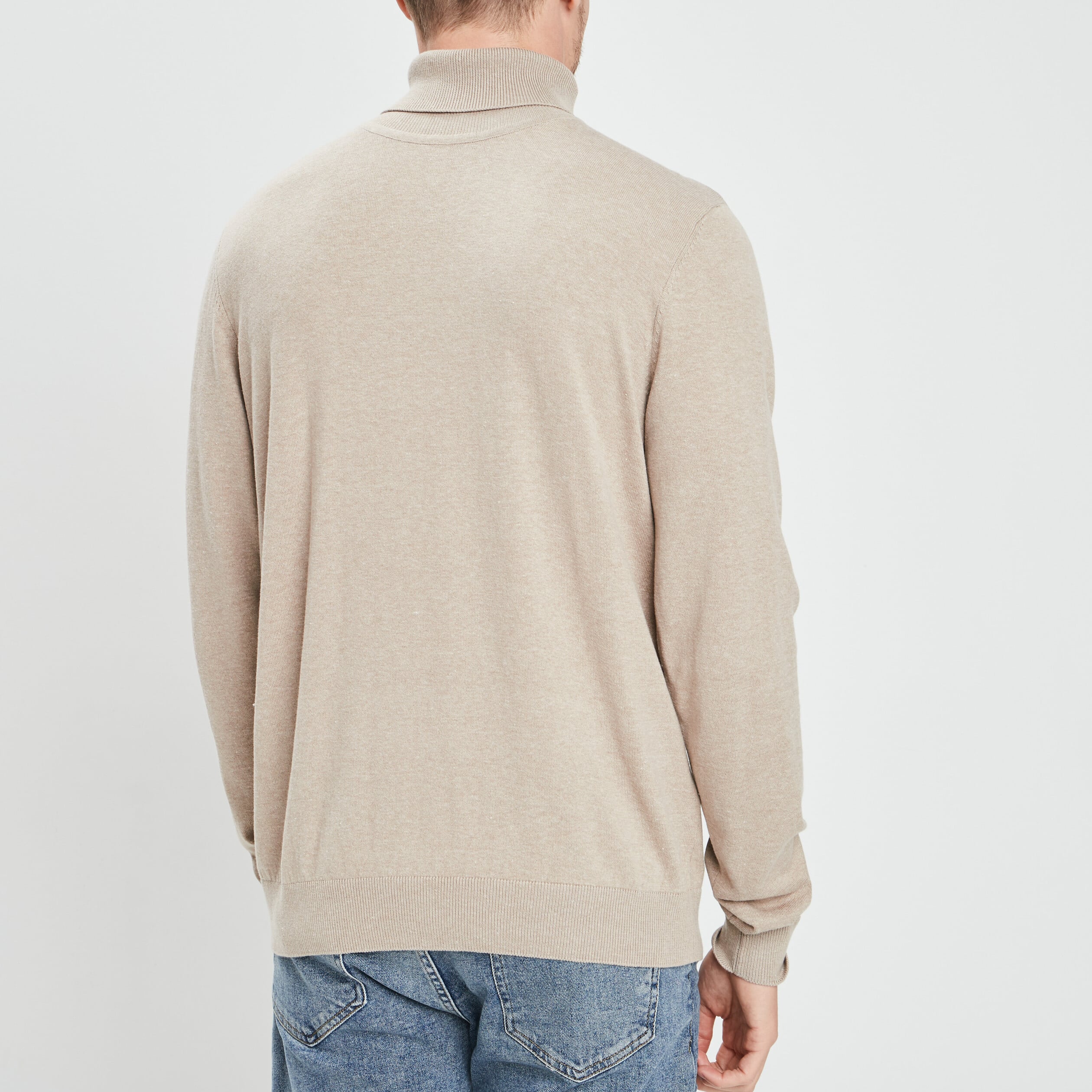 Pull avec col roul&eacute; sable homme