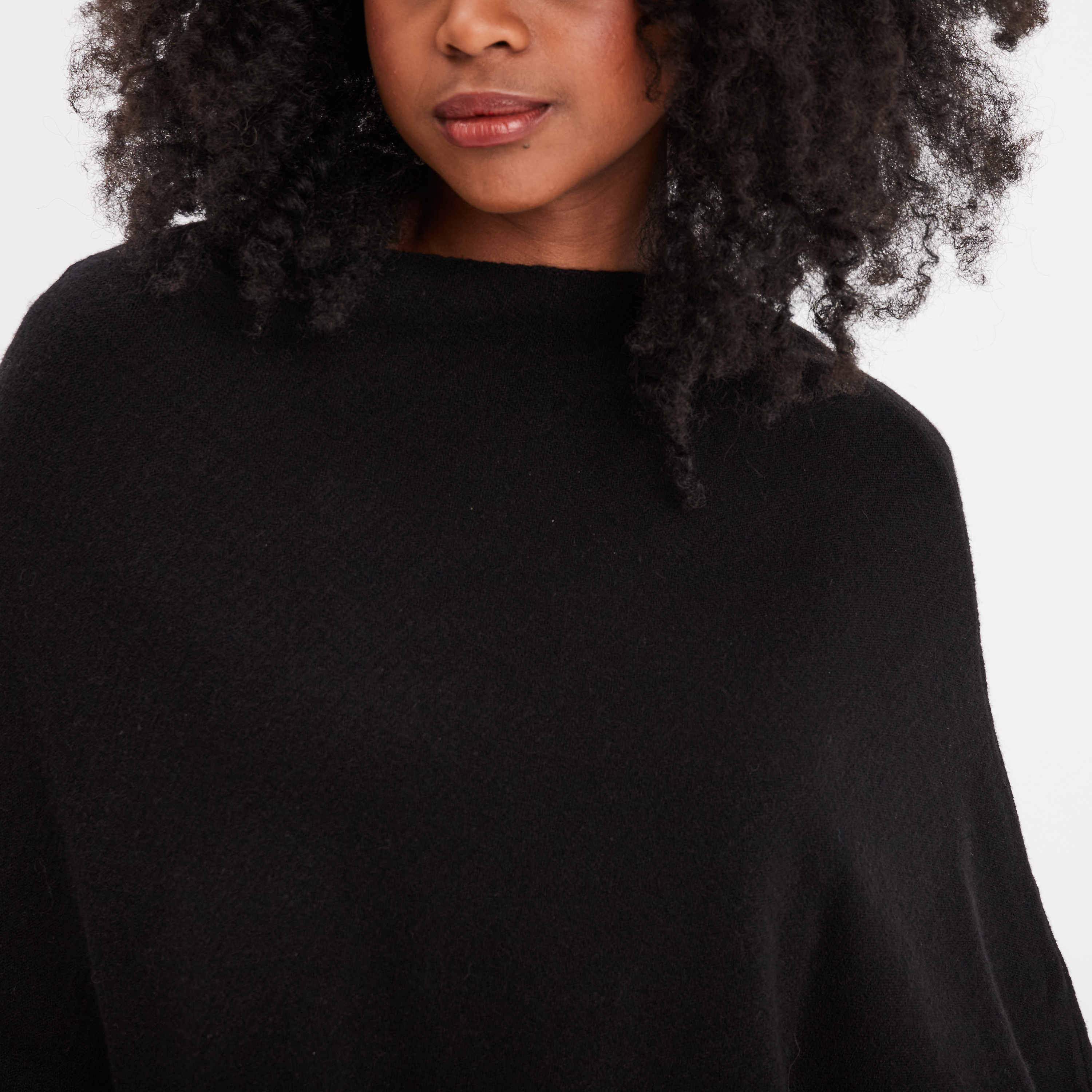 Poncho asym&eacute;trique noir femme