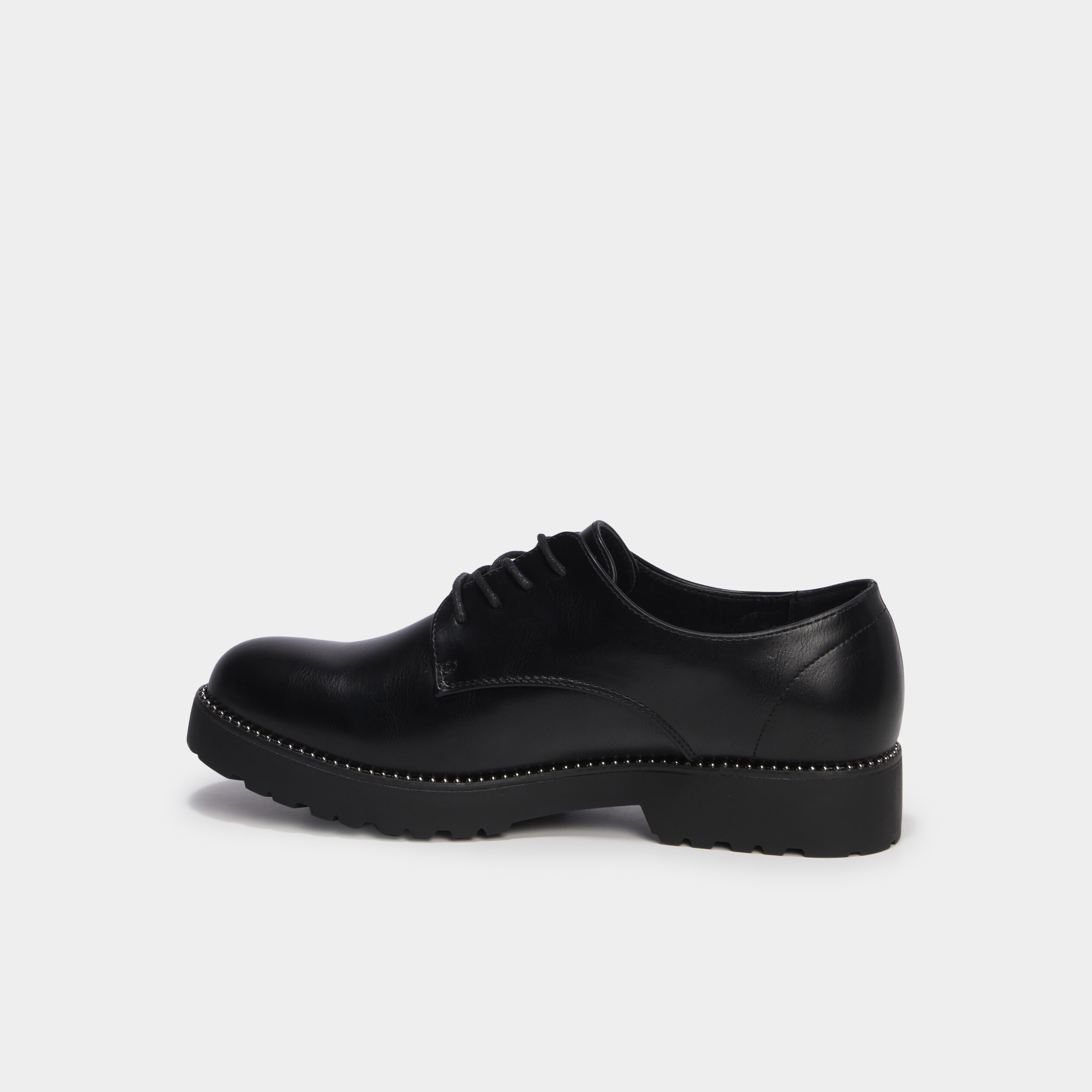 Derbies plate pied large crant&eacute;es noir femme