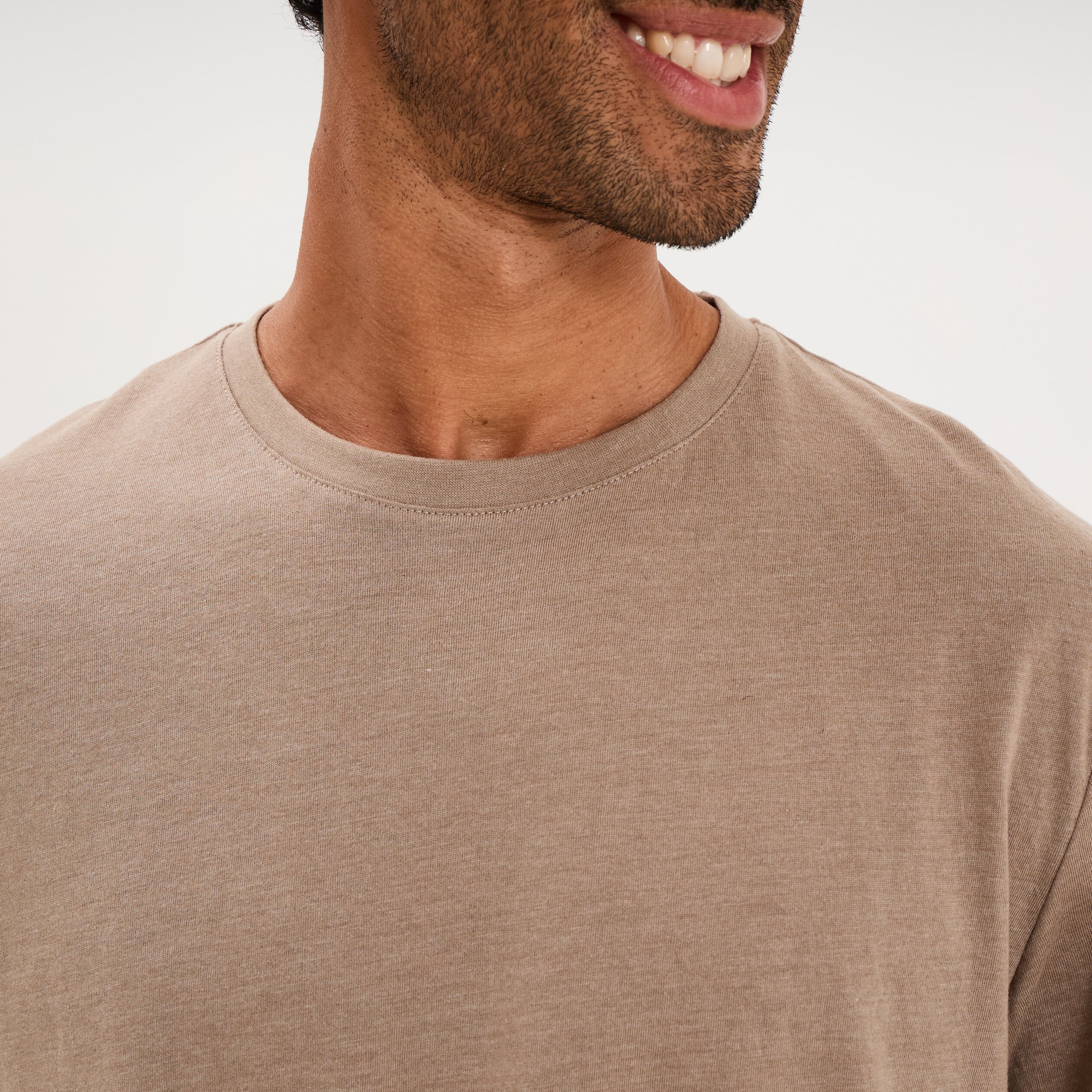 T-shirt droit en coton manches courtes taupe homme