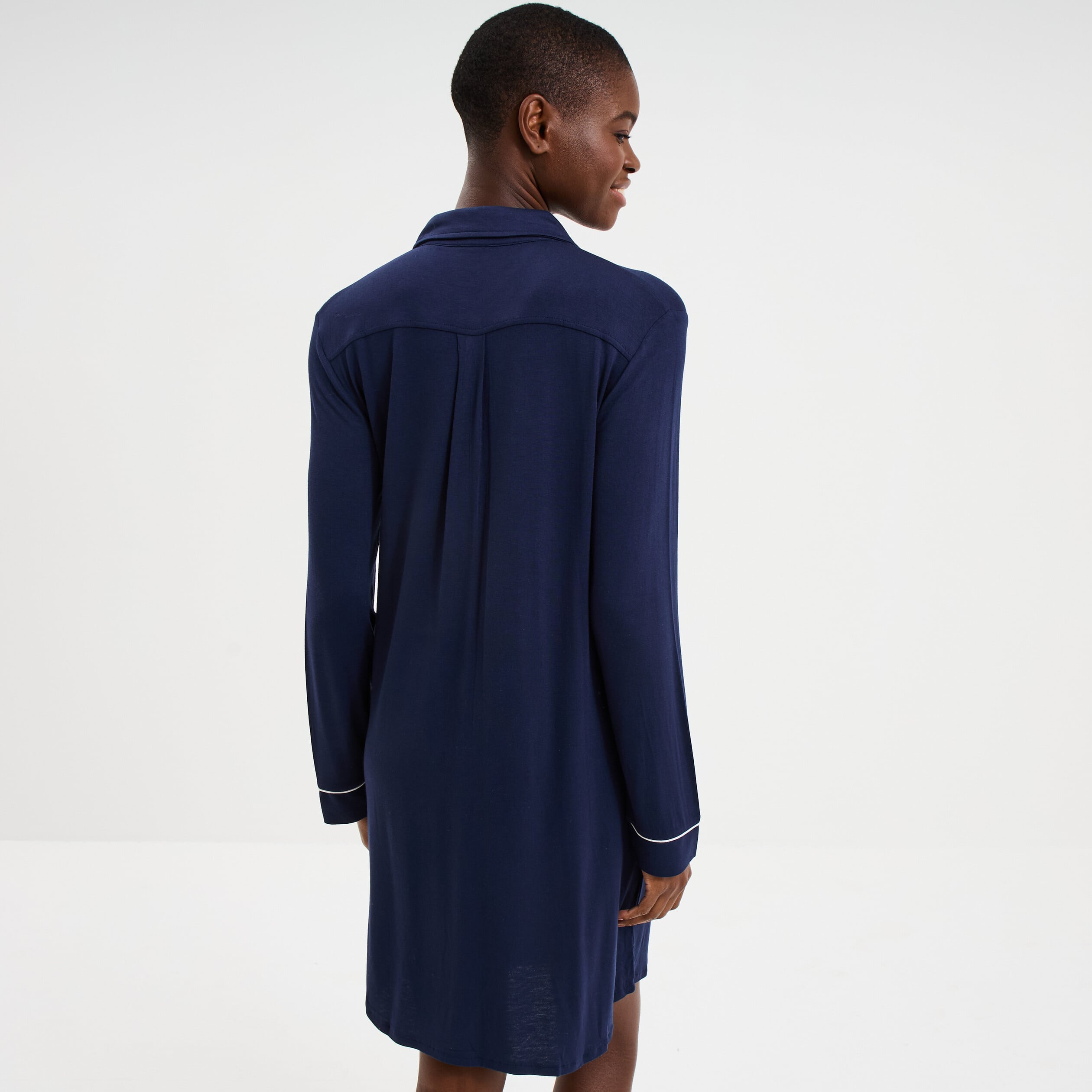 Chemise de nuit liquette boutonn&eacute;e bleu marine femme