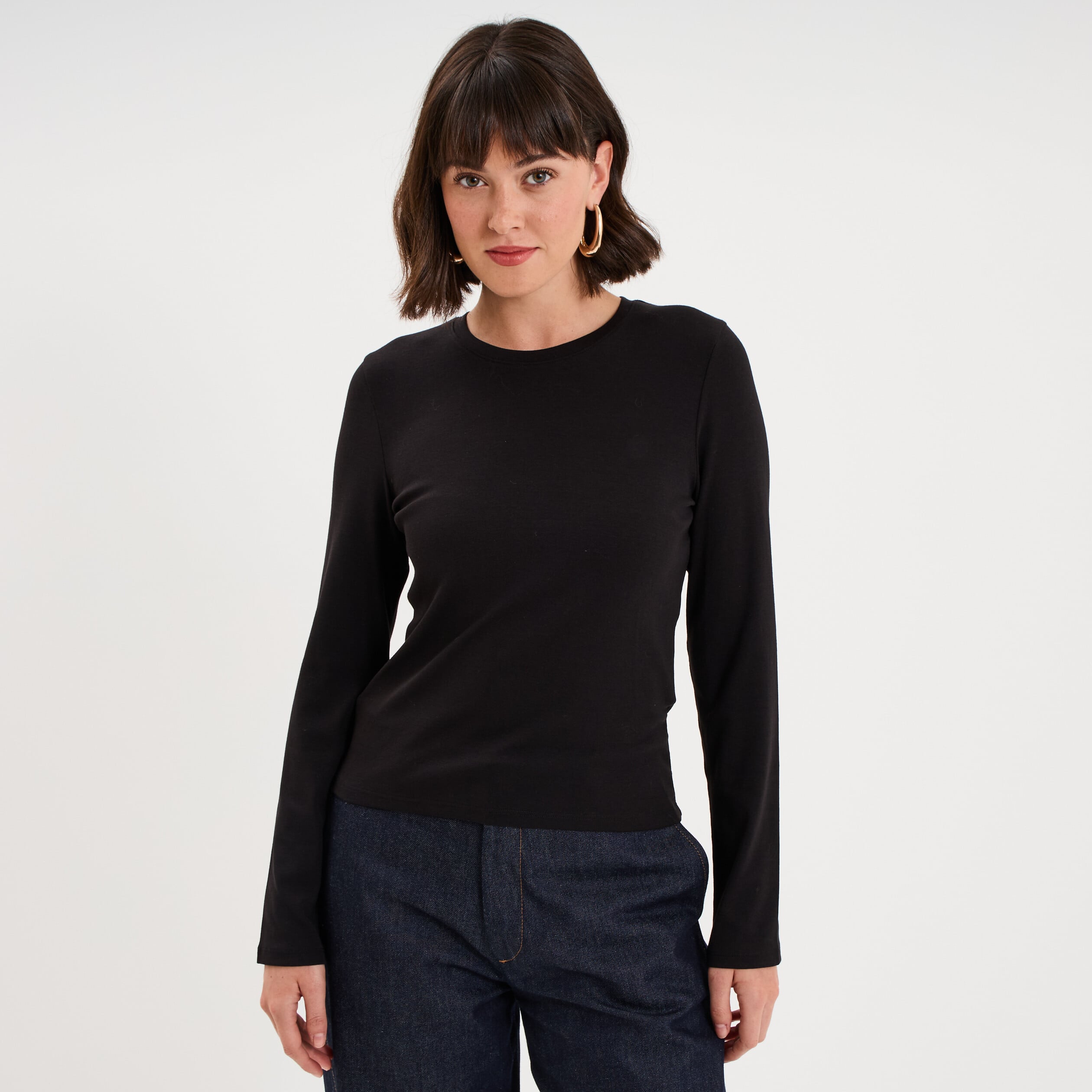 T-shirt manches longues col rond ajust&eacute; noir femme