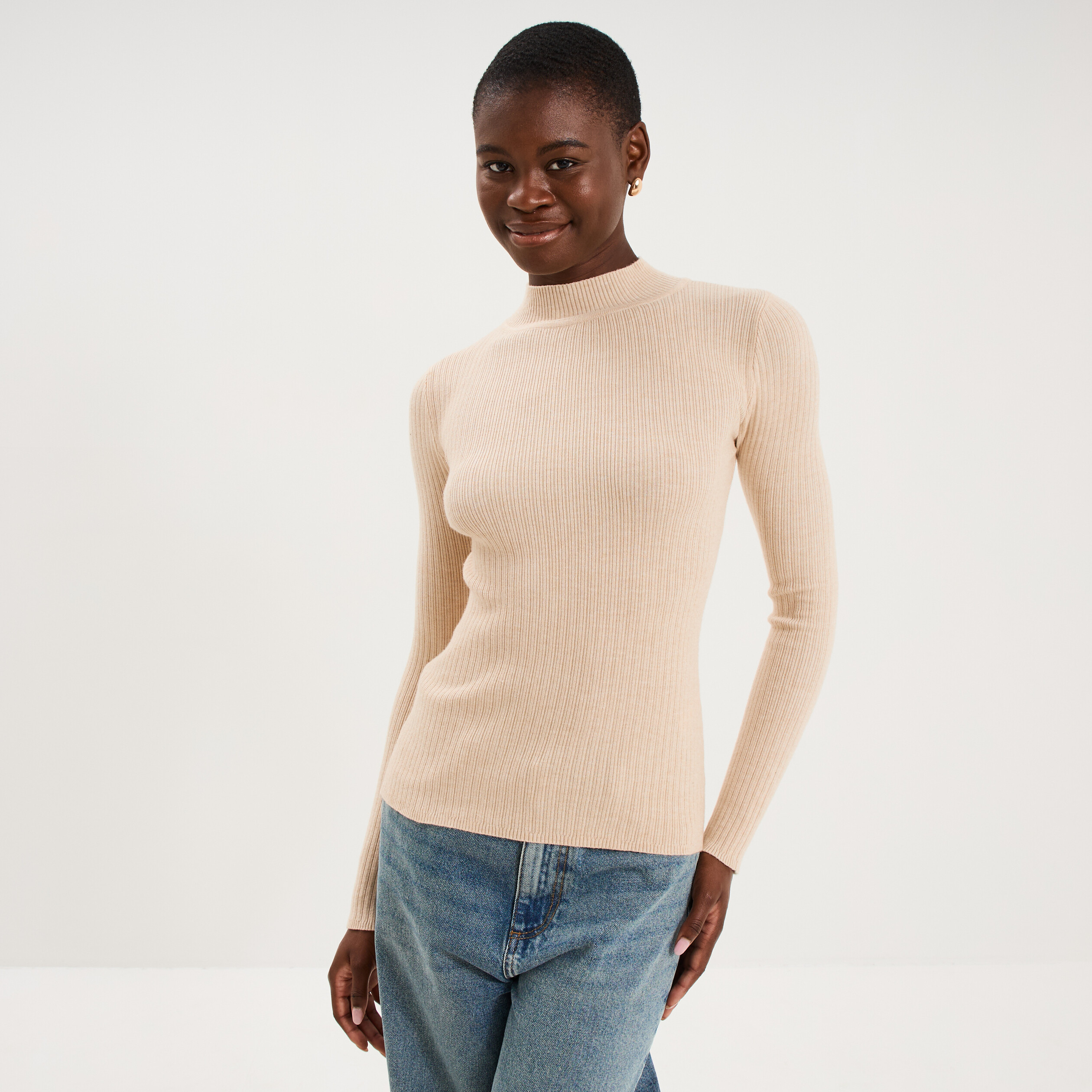 Pull ajust&eacute; c&ocirc;tel&eacute; col montant beige femme