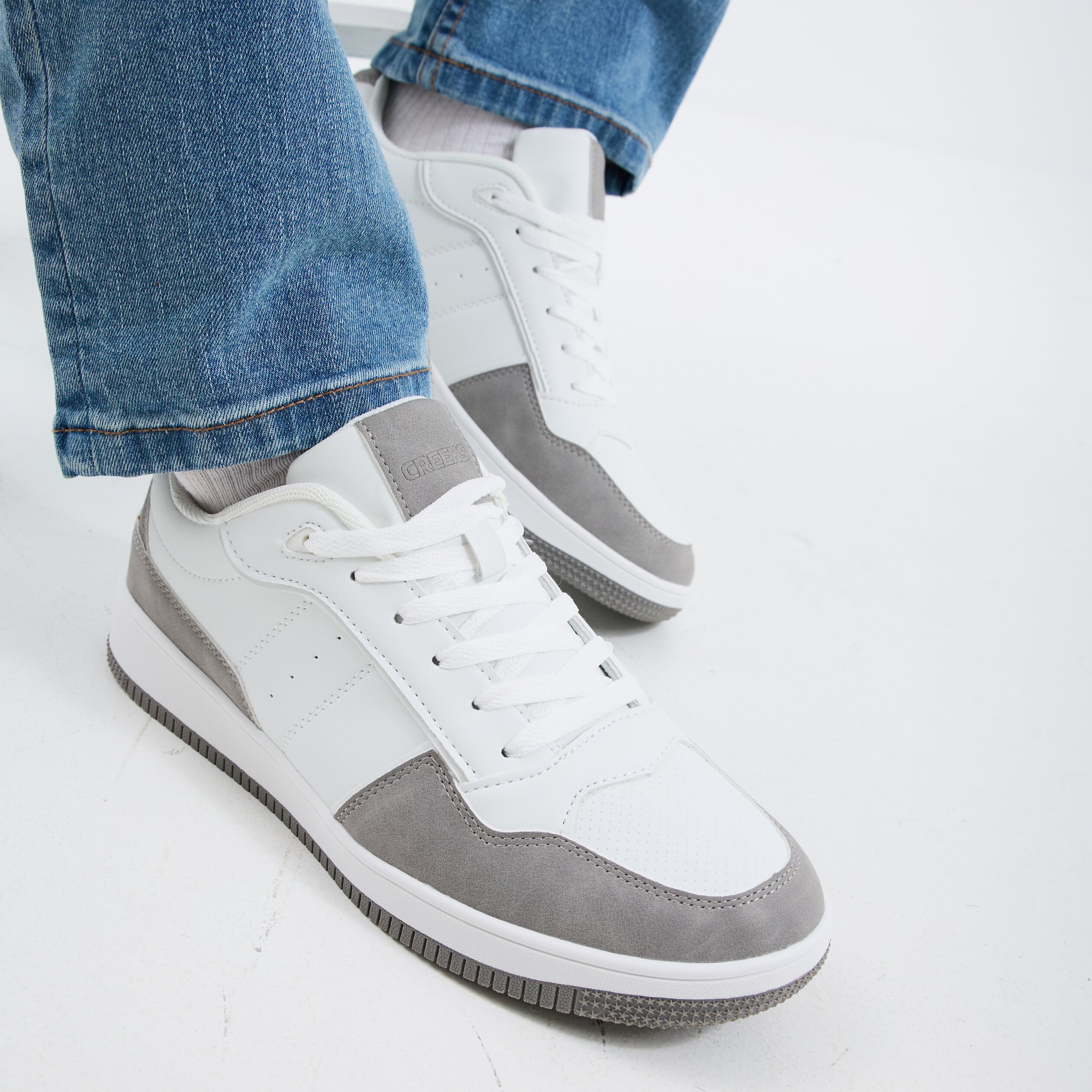 Tennis basses &agrave; lacets gris homme