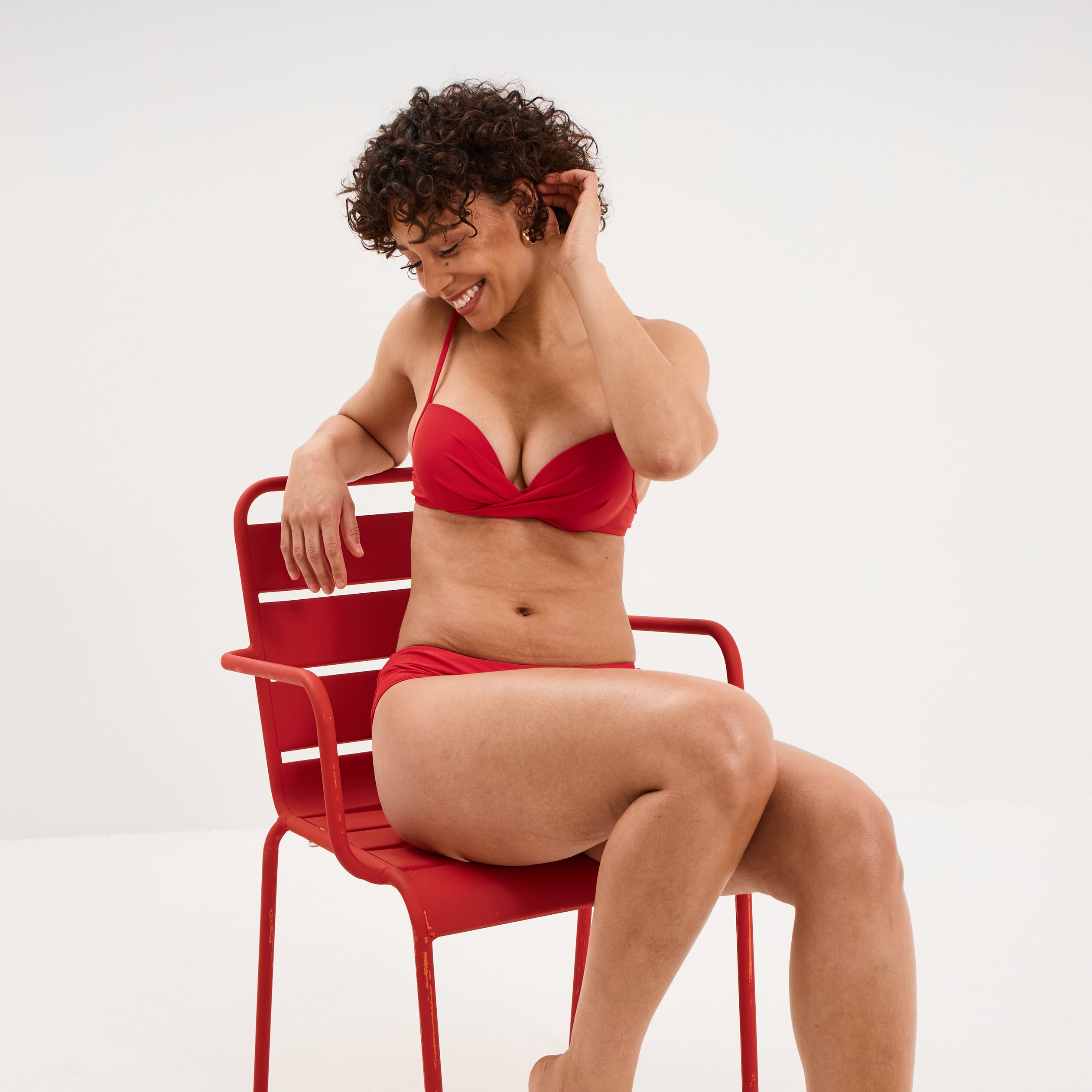 Bas de maillot de bain shorty rouge fonc&eacute; femme