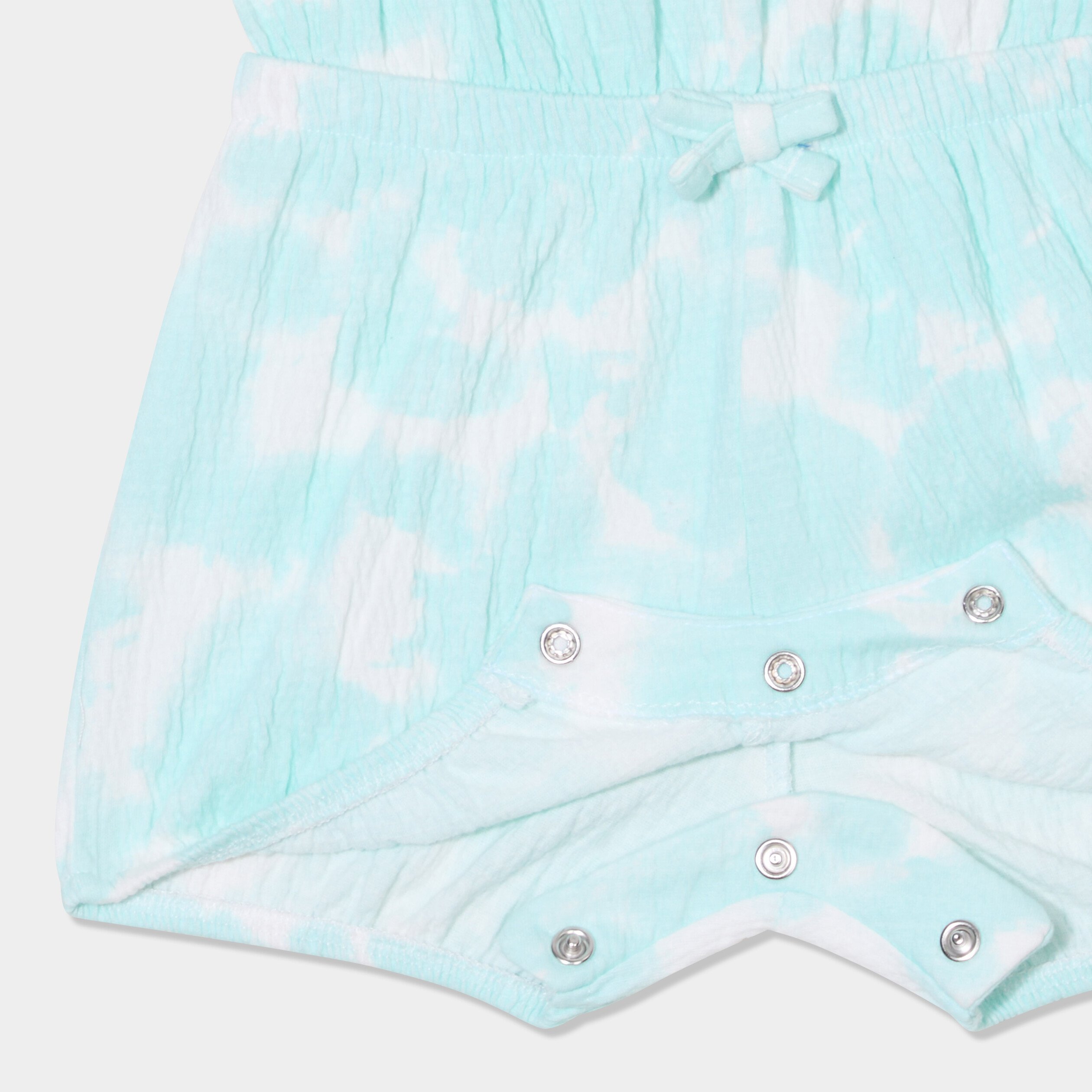 combishort a bretelles et volants bleu pastel bebef Combishort à bretelles et volants bleu pastel bébé fille
