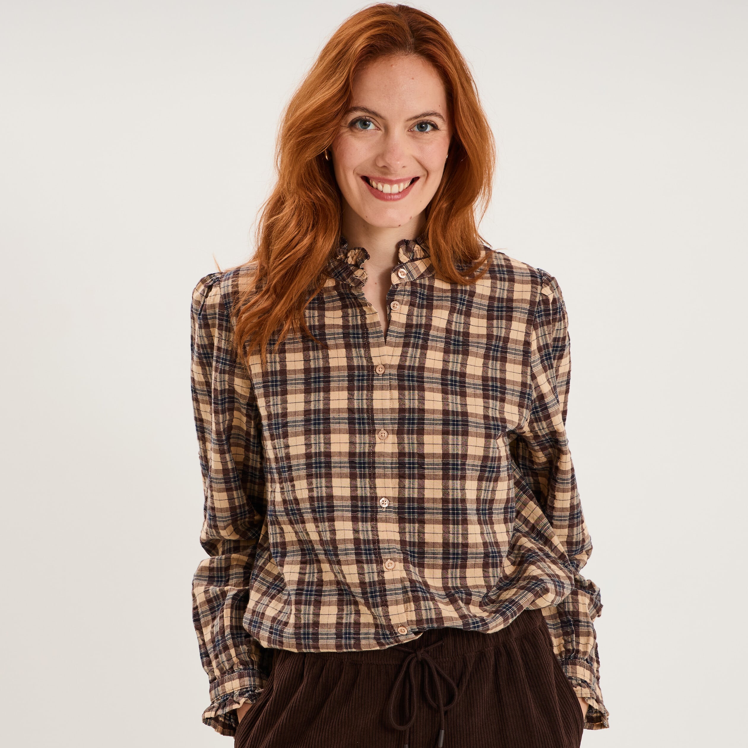 Chemise &agrave; volants manches longues marron femme