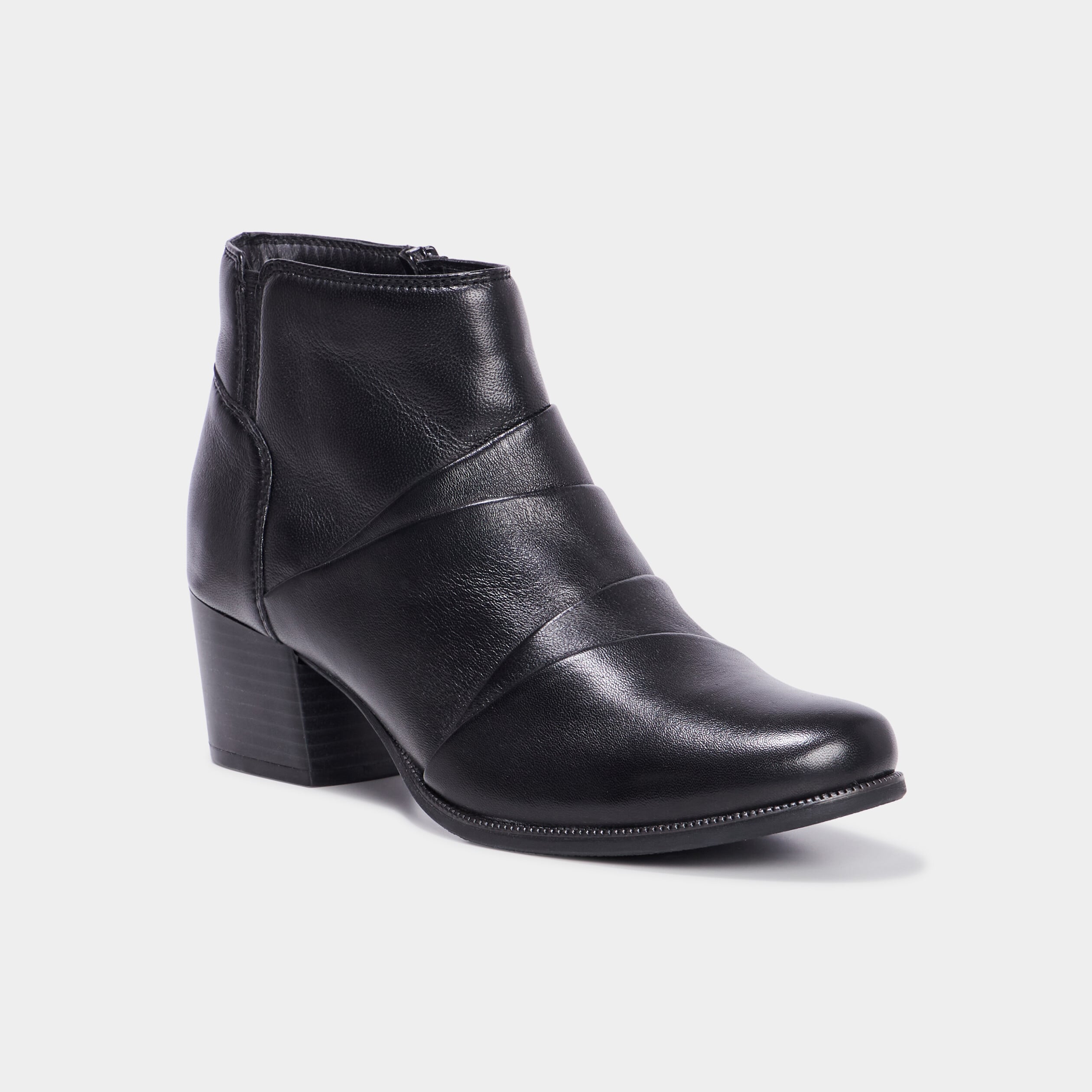 Bottines en cuir &agrave; talons noir femme