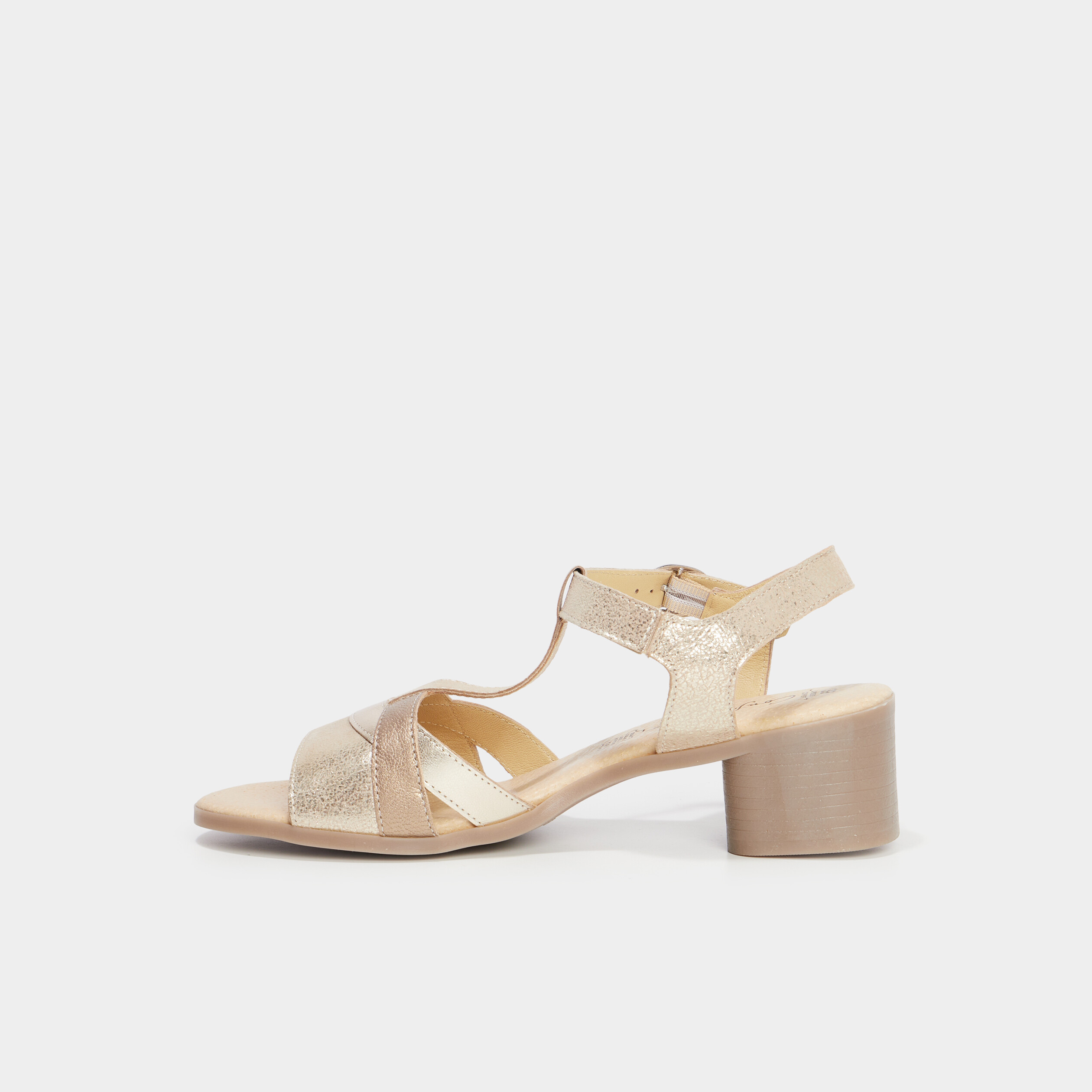 Sandales &agrave; talons pied large en cuir sable femme