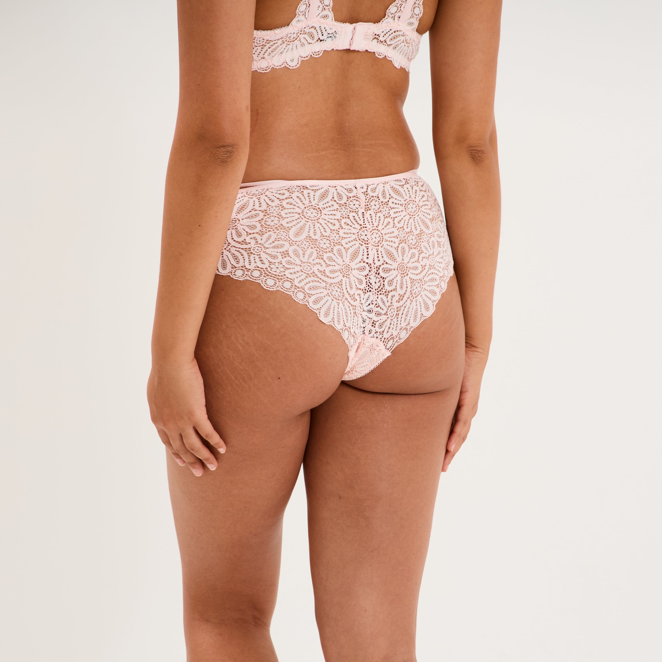 Shorty en dentelle rose clair femme