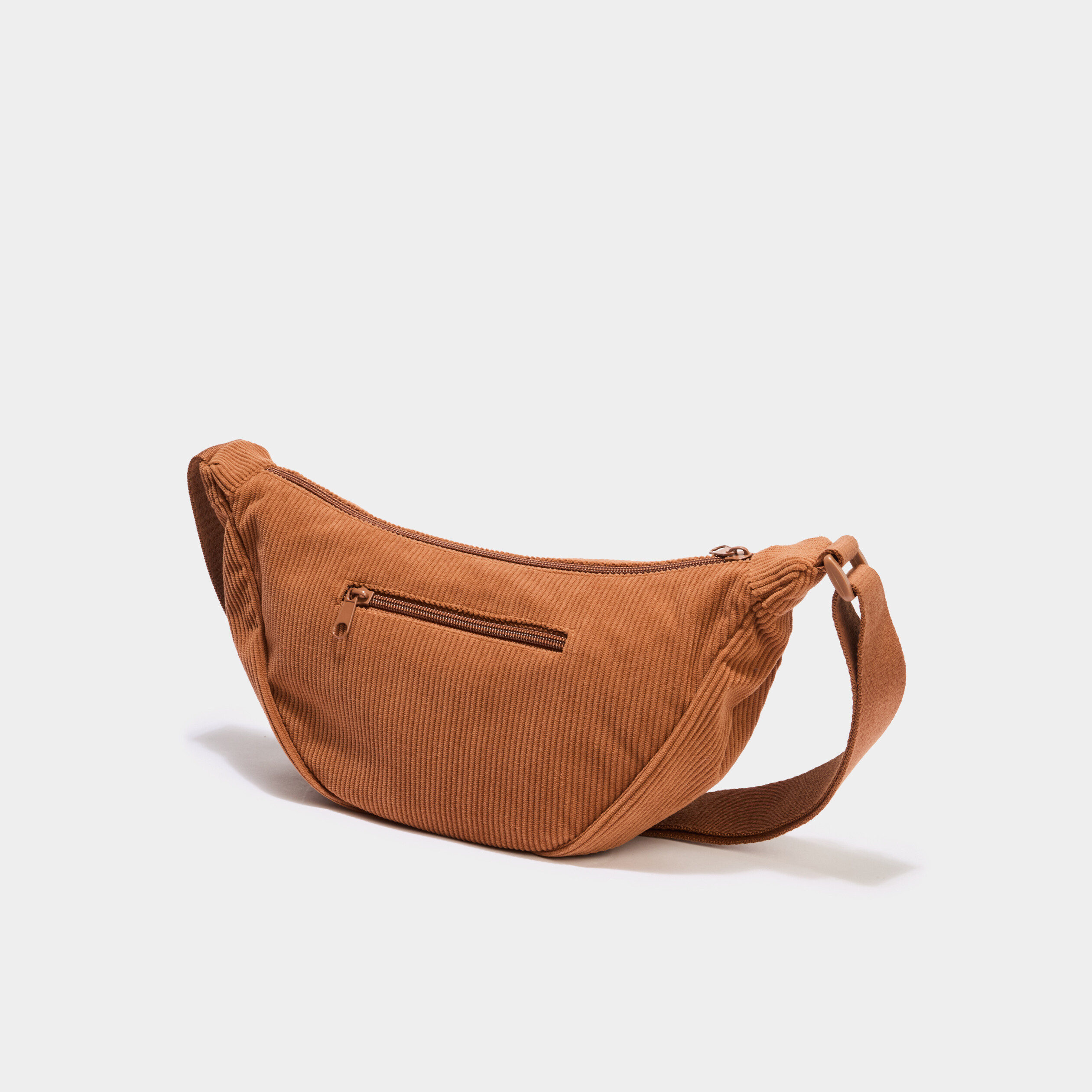 Sac banane effet velours c&ocirc;tel&eacute; camel femme
