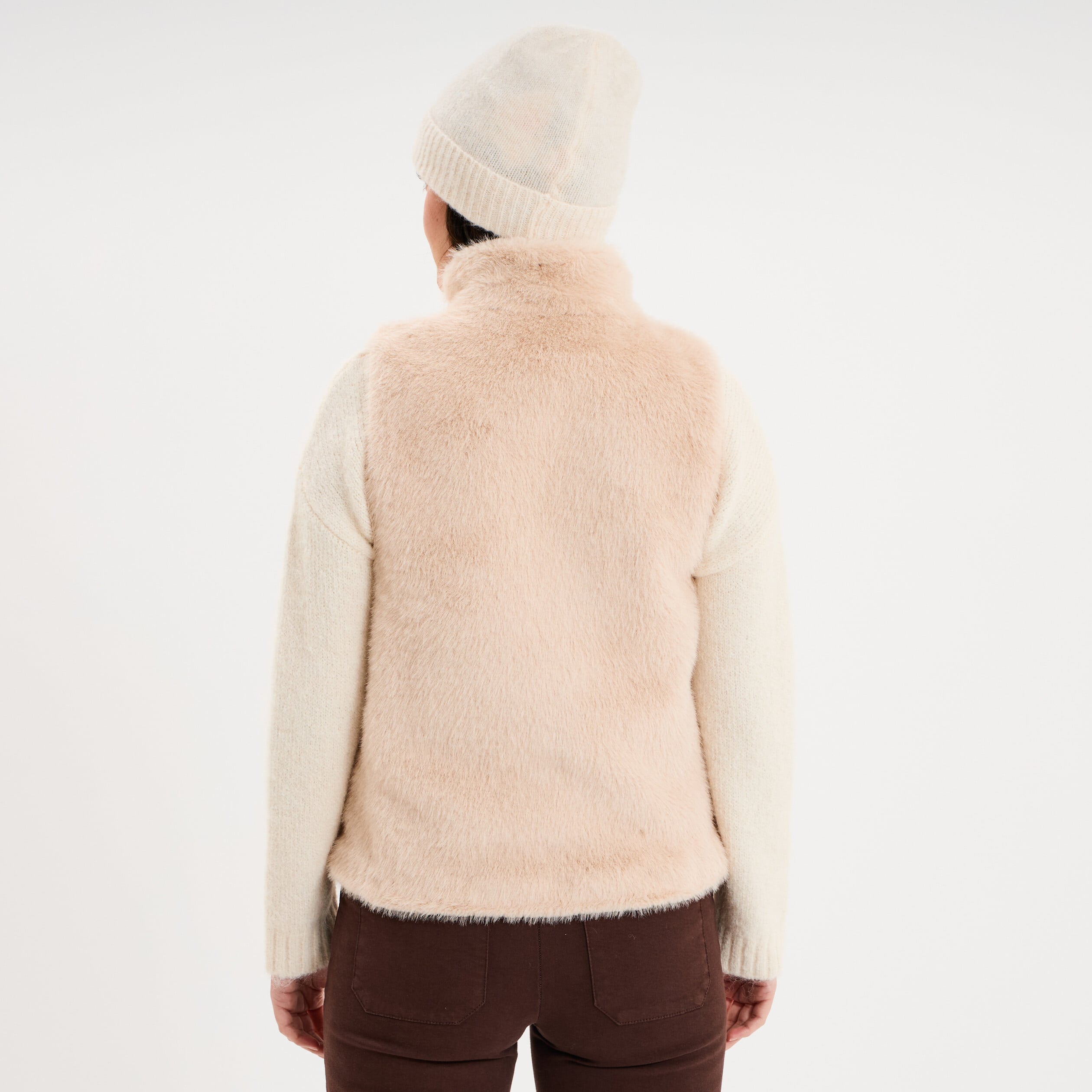 Gilet fausse fourrure col montant zipp&eacute; beige femme