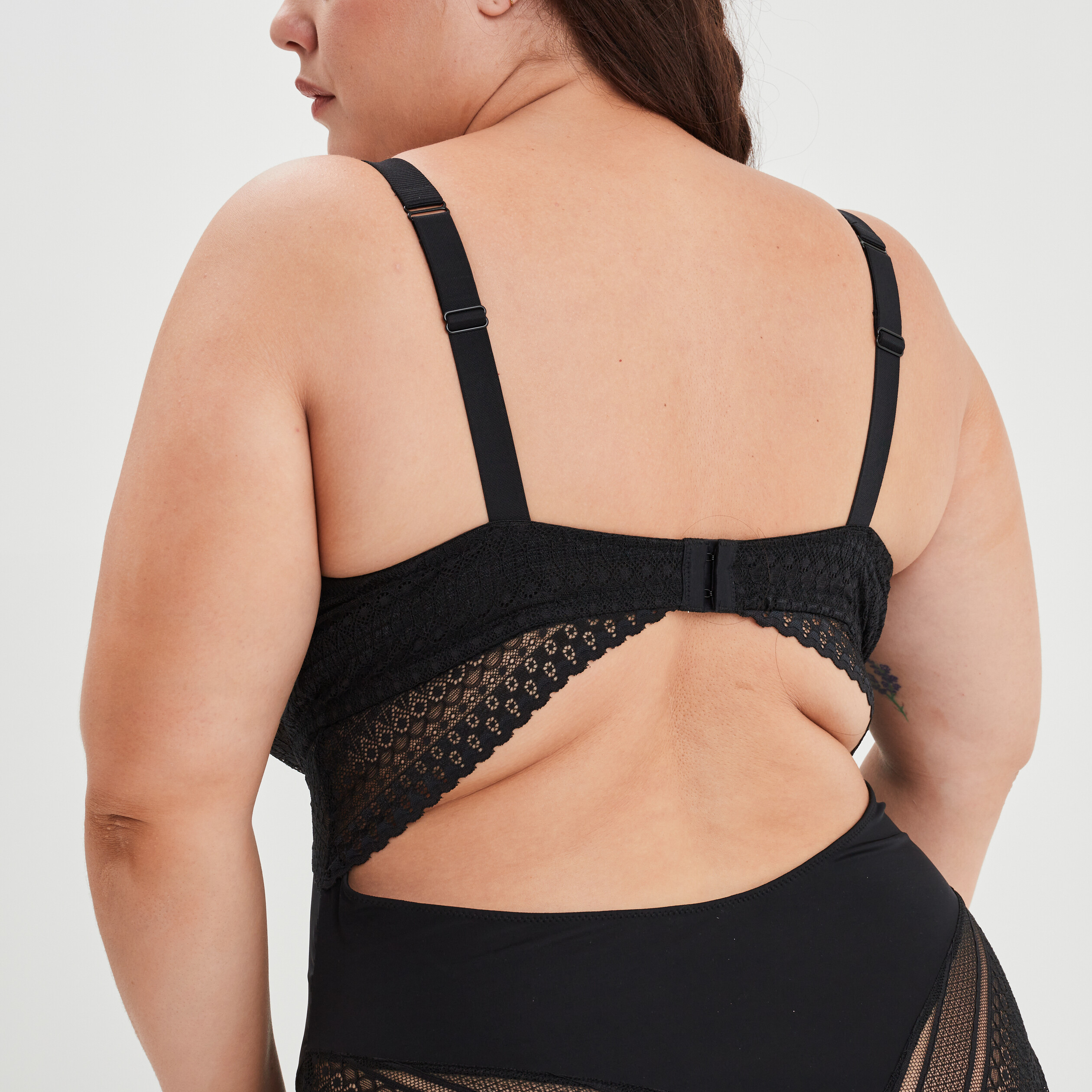 body emboitant a dentelle irma noir femmegt Body emboîtant à dentelle Irma noir femme grande taille