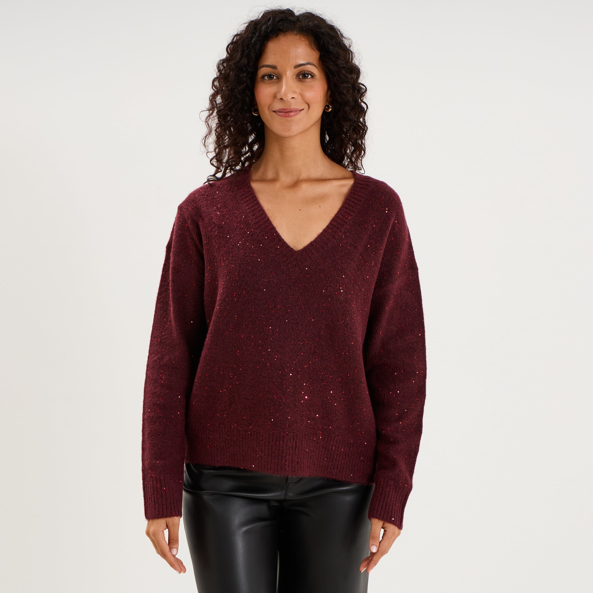 Pull droit &agrave; sequins et col en V prune femme