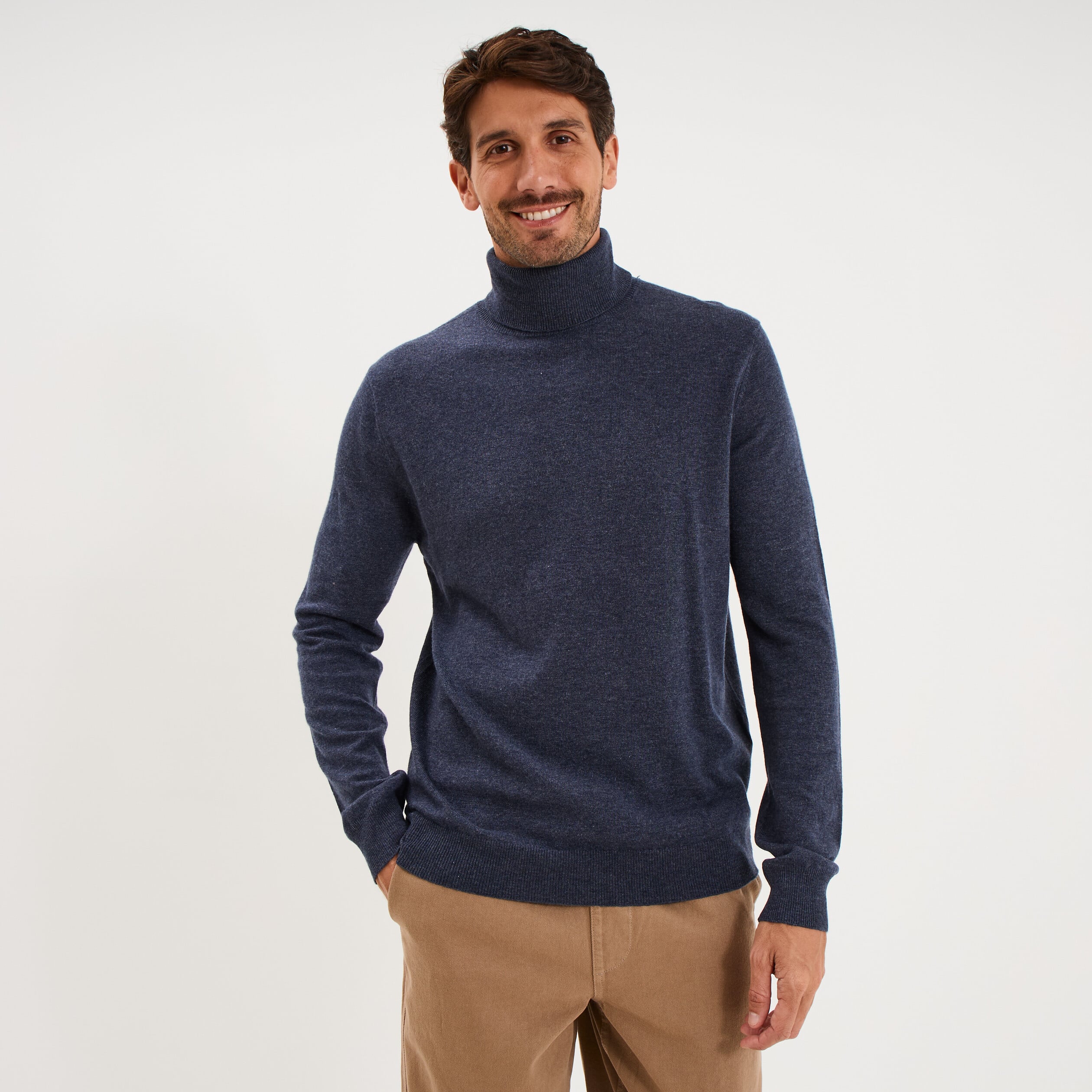 Pull col roul&eacute; manches longues bleu marine homme