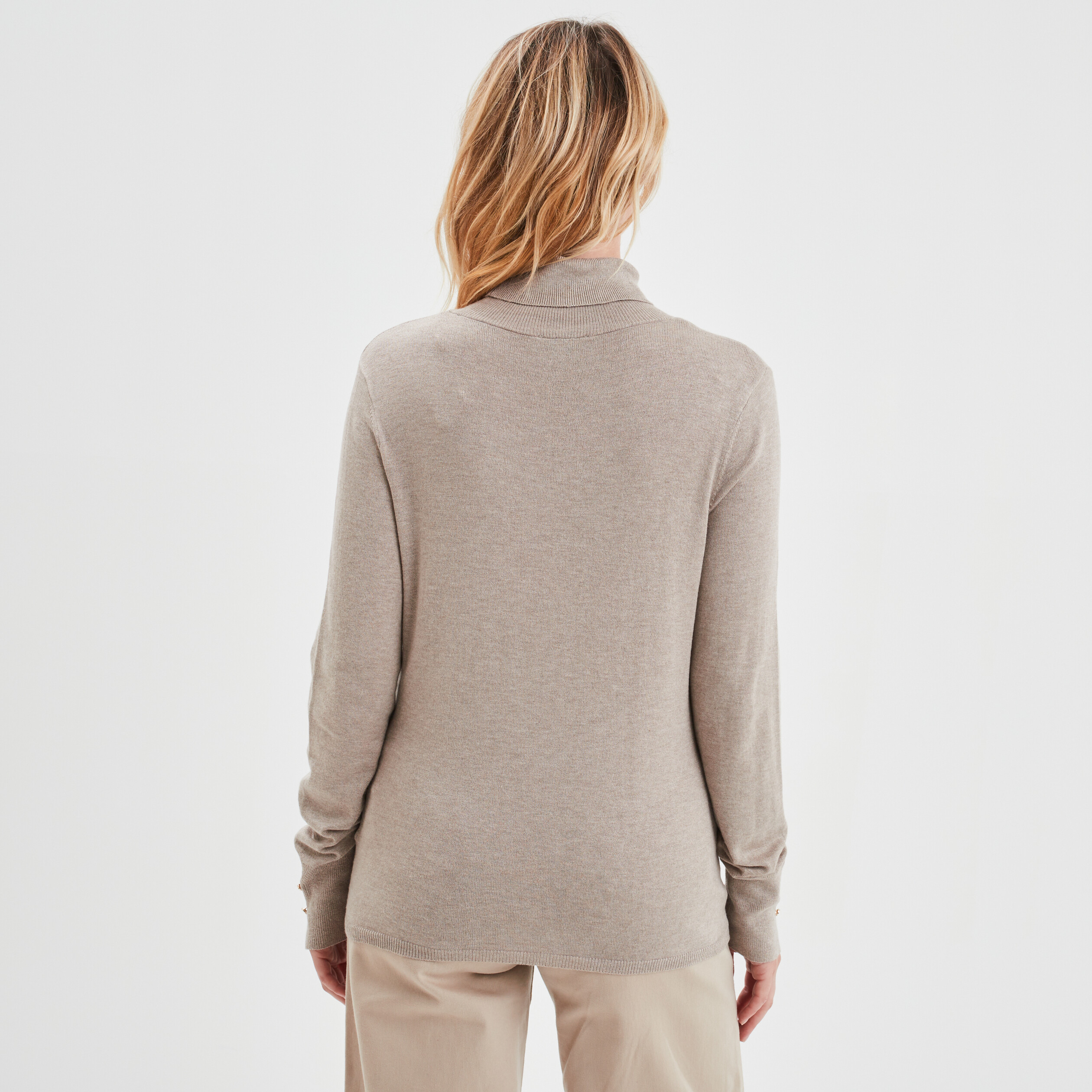 Pull col roulé boutons aux poignets beige femme