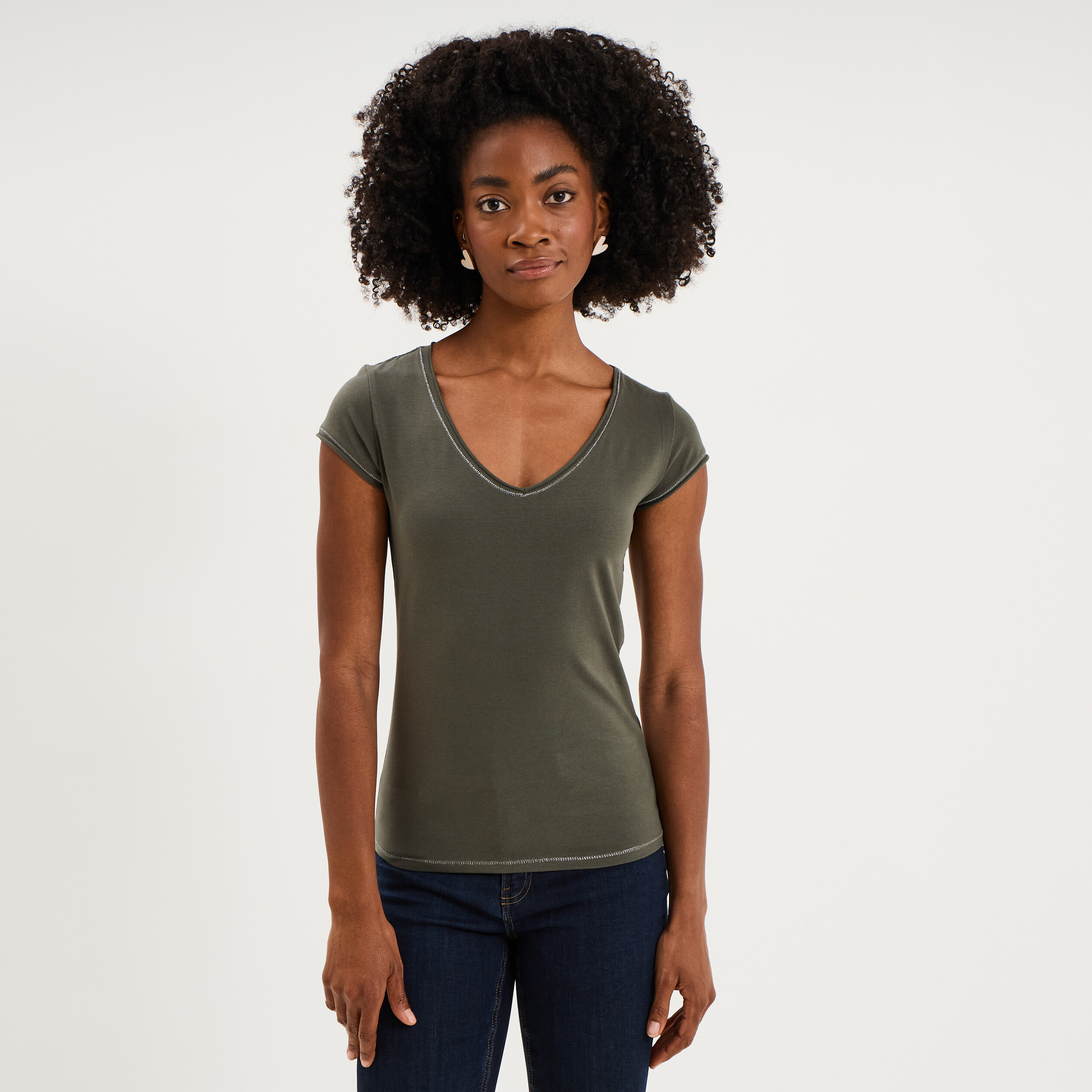 T-shirt col V ajust&eacute; manches courtes vert kaki femme