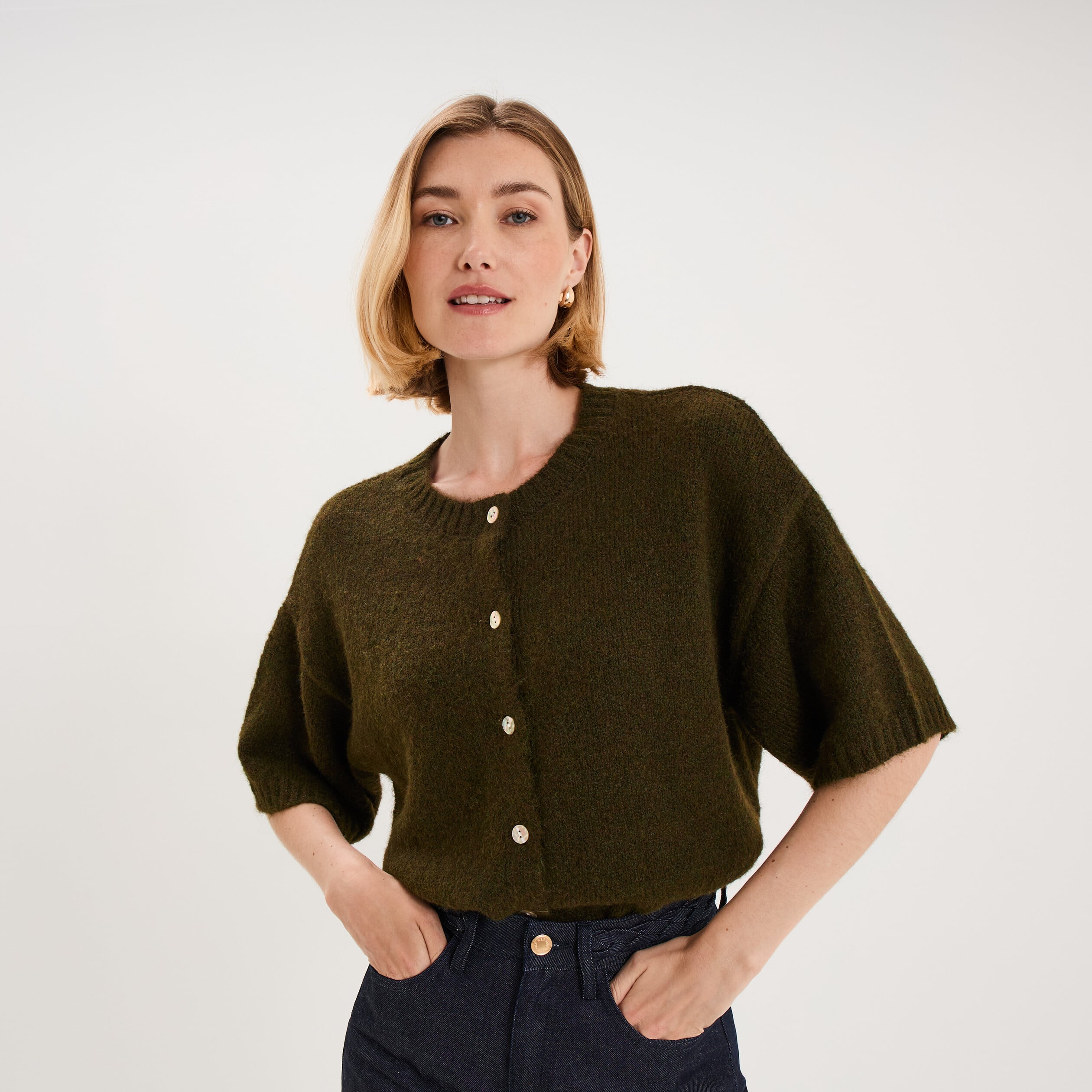 Gilet boutonn&eacute; manches courtes col rond vert kaki femme
