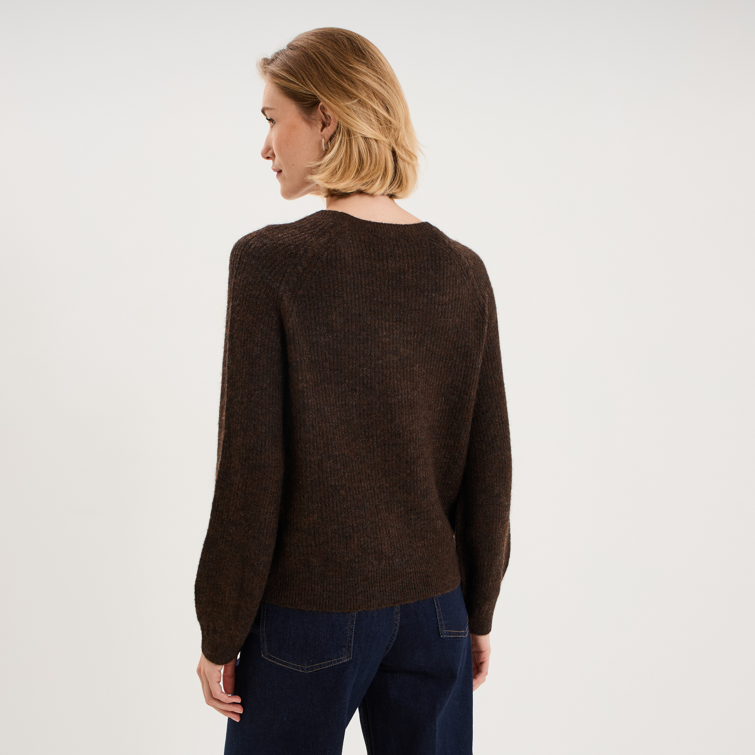 Pull col rond manches longues marron fonc&eacute; femme