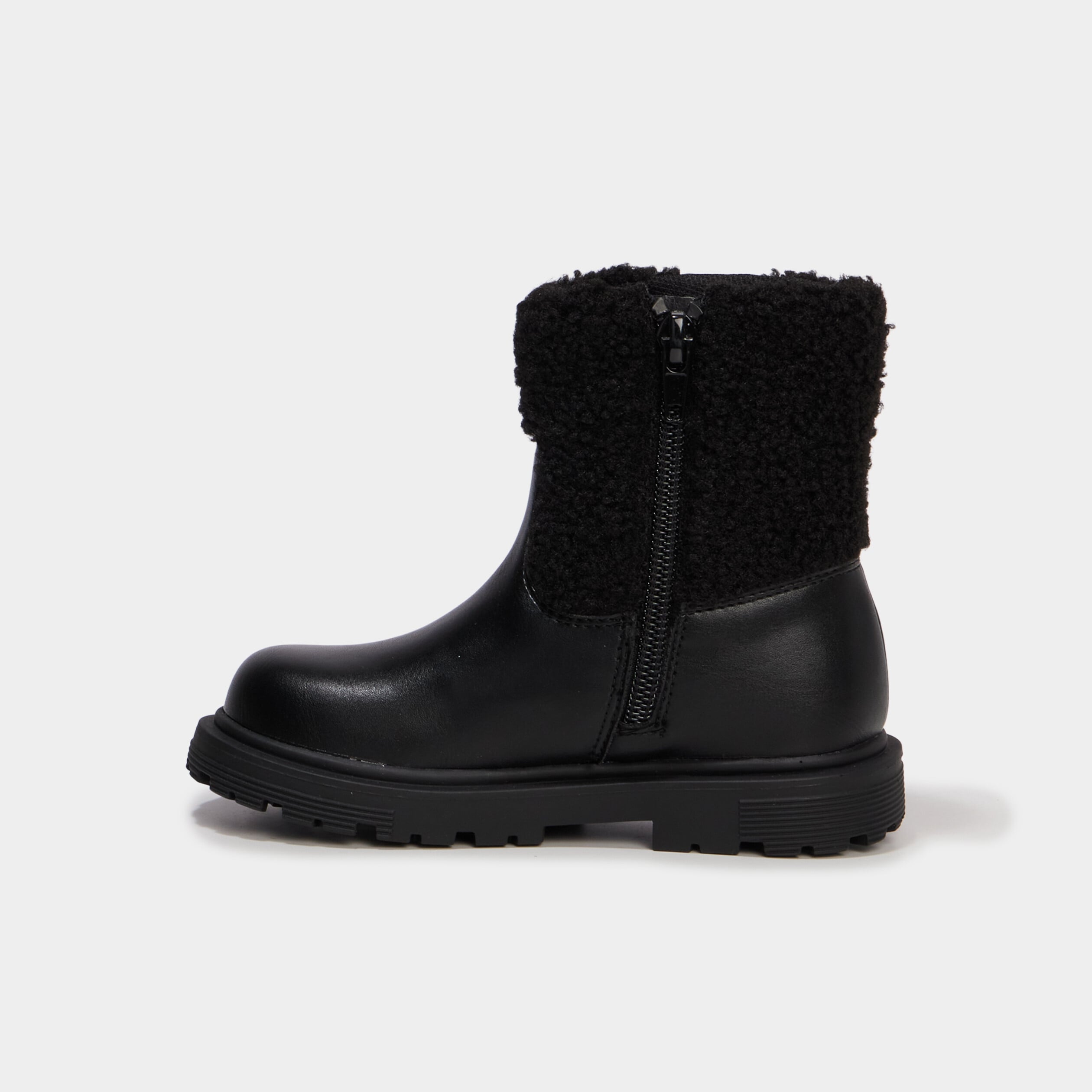 Boots boucles coeur et d&eacute;tails polaire noir fille
