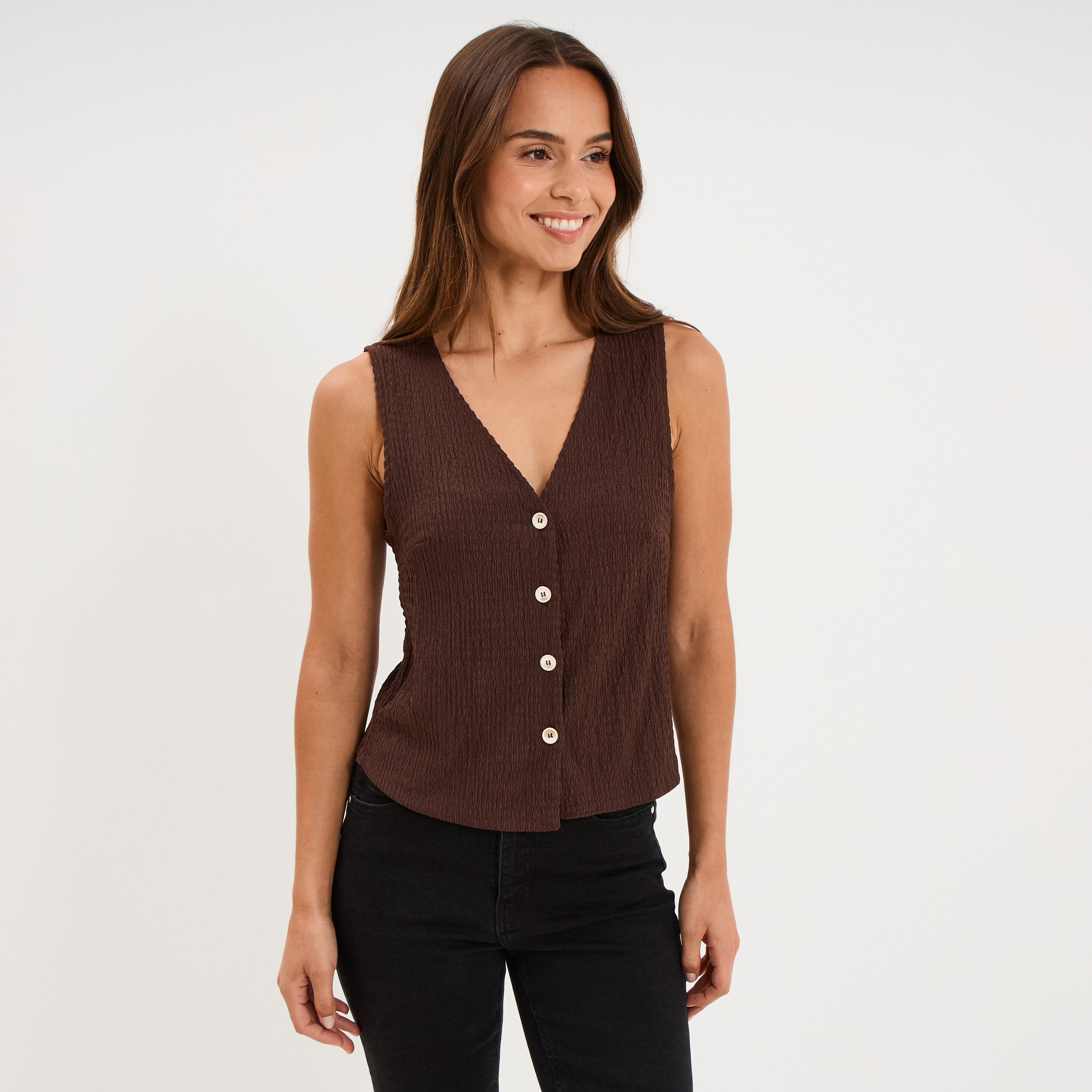 Veston gaufr&eacute; ajust&eacute; boutonn&eacute; col en V marron fonc&eacute; femme