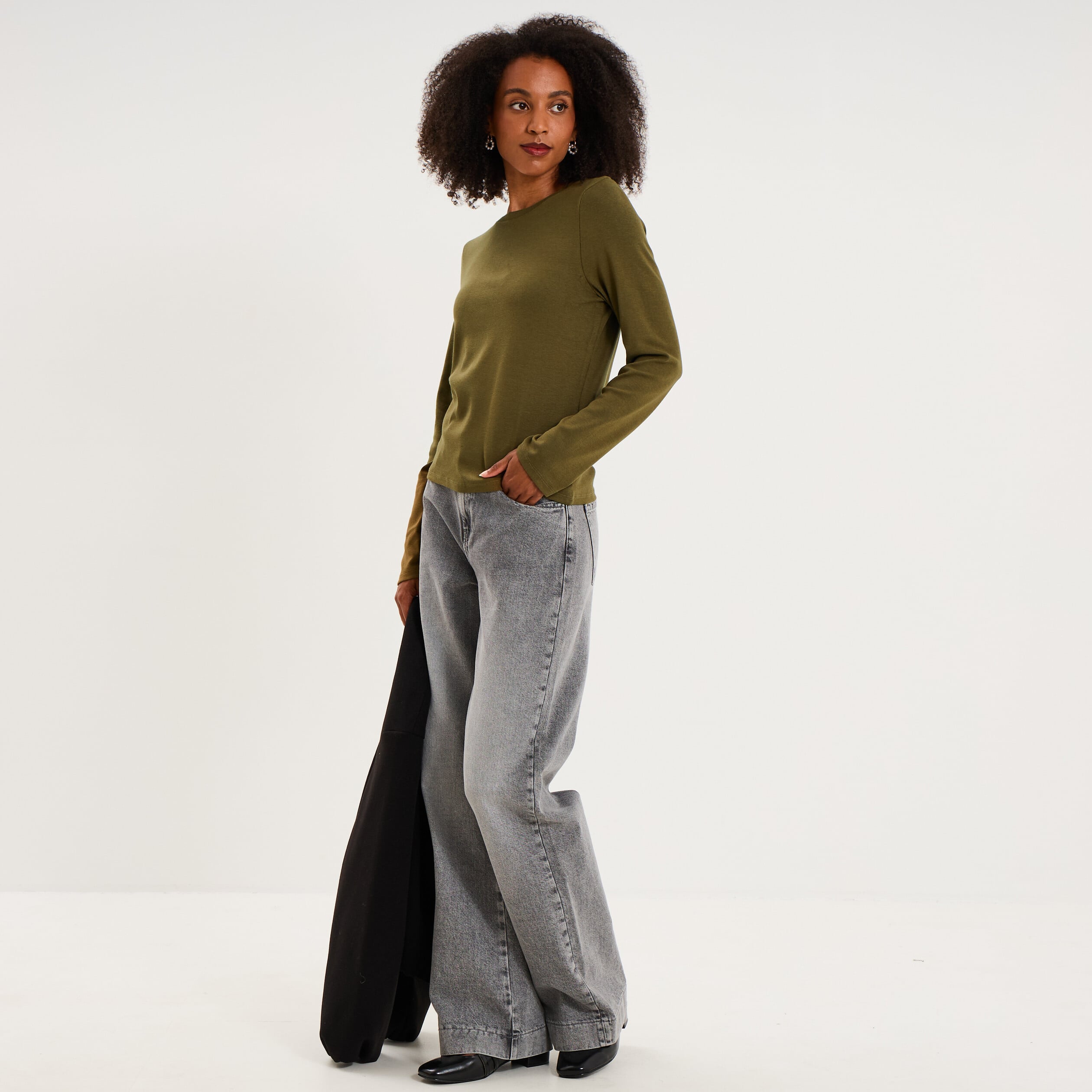 T-shirt manches longues col rond ajust&eacute; vert kaki femme