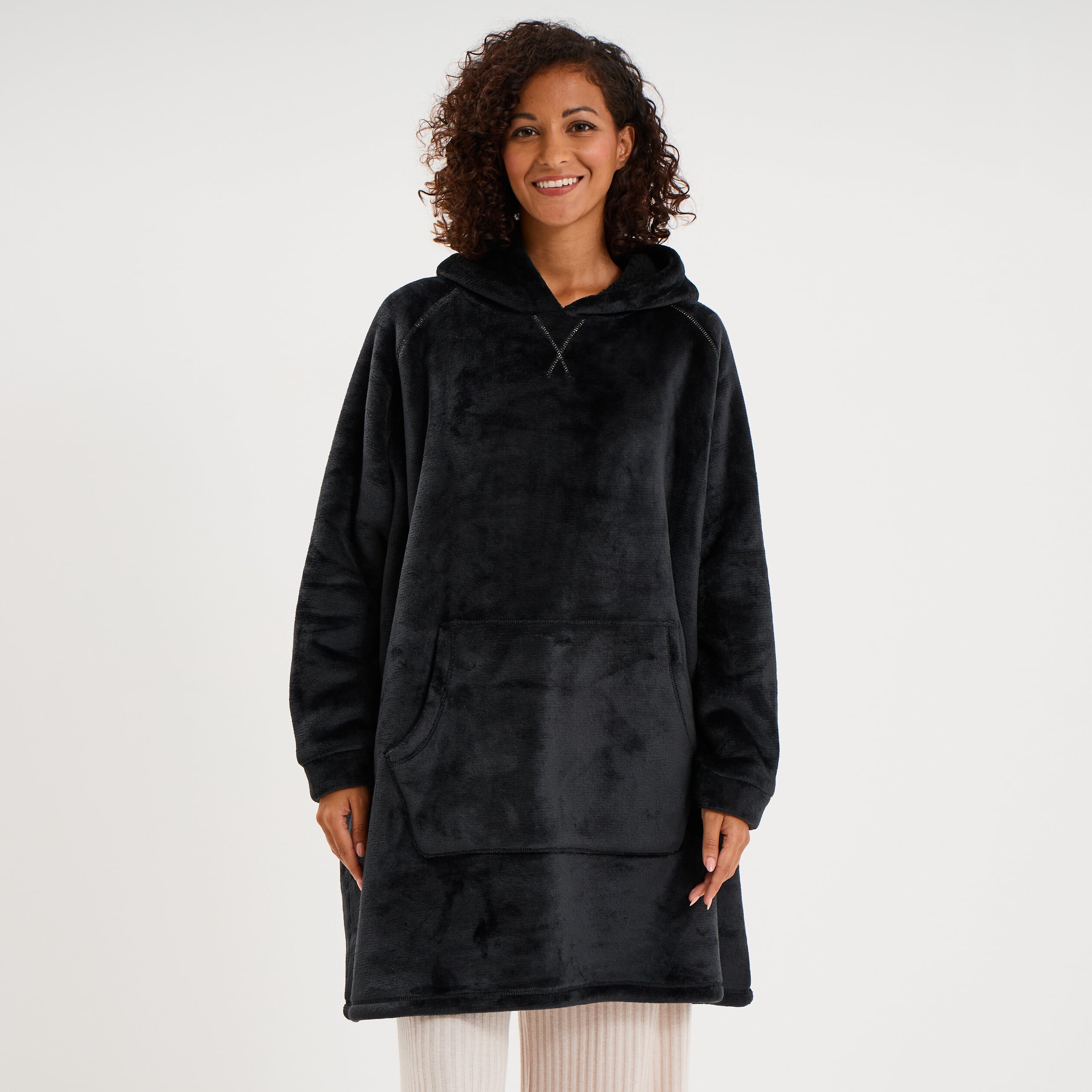 Poncho plaid effet velours &agrave; capuche gris fonc&eacute; femme