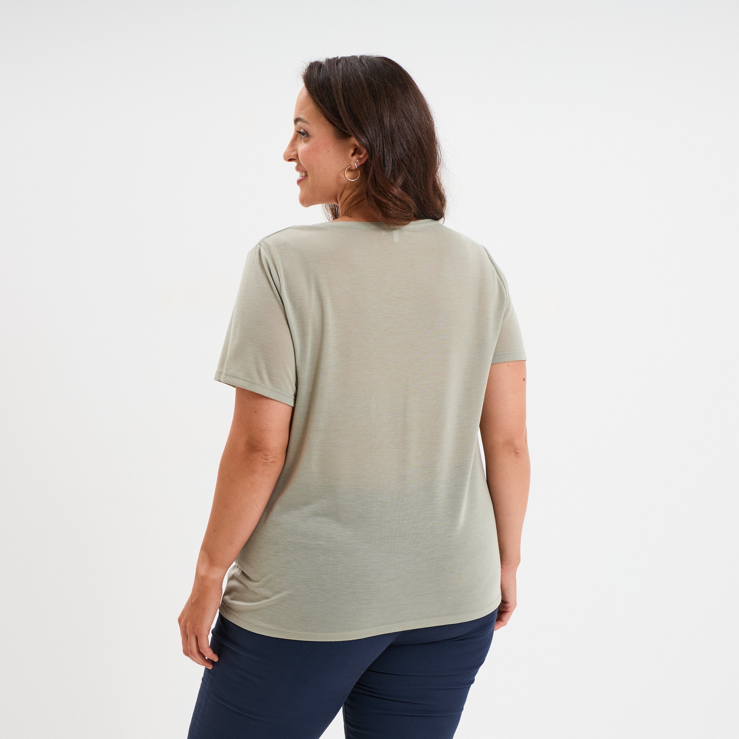 t shirt manches courtes col v vert kaki femmegt T-shirt manches courtes col V vert kaki femme grande taille