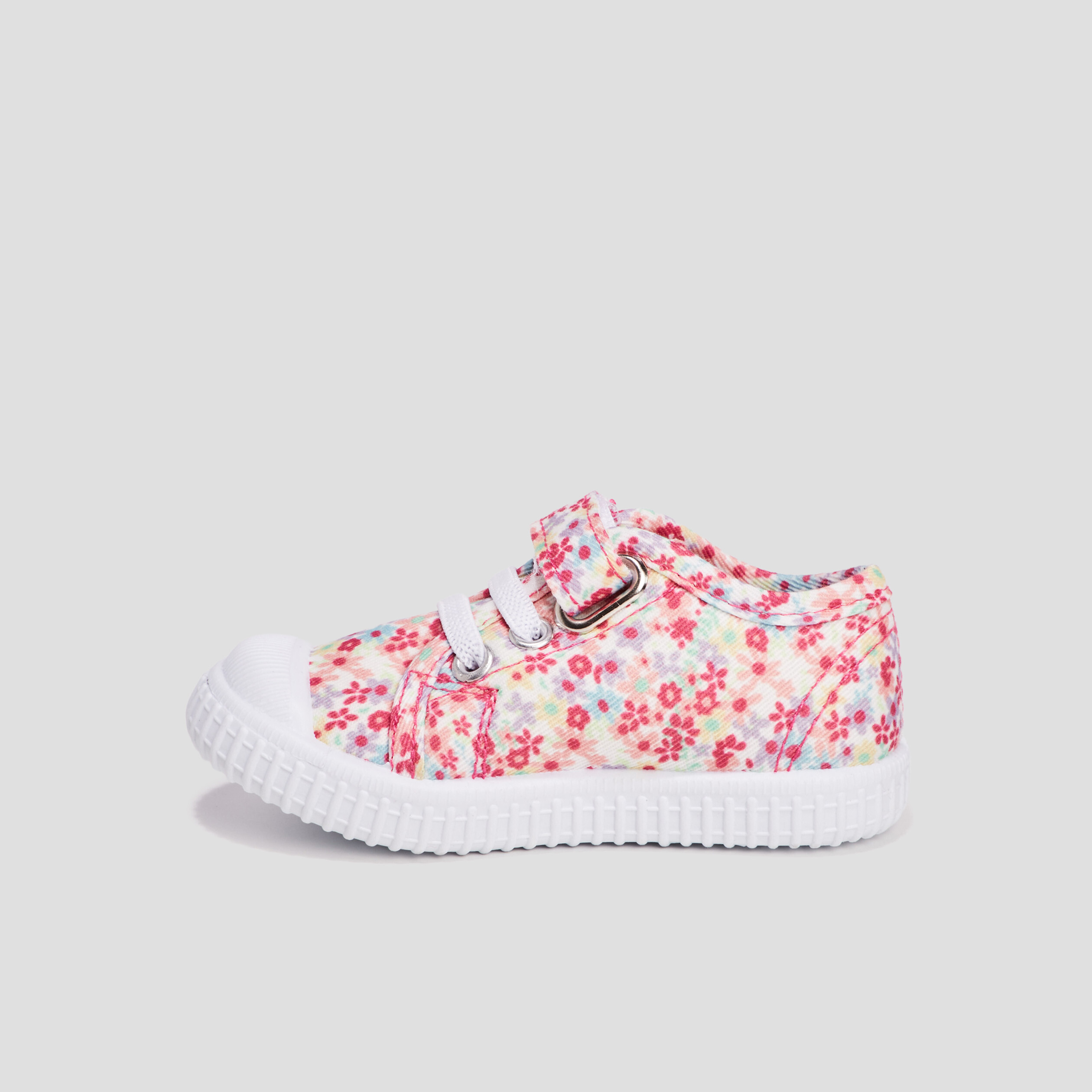 tennis en toile a lacets rose bebef Tennis en toile à lacets rose bébé fille