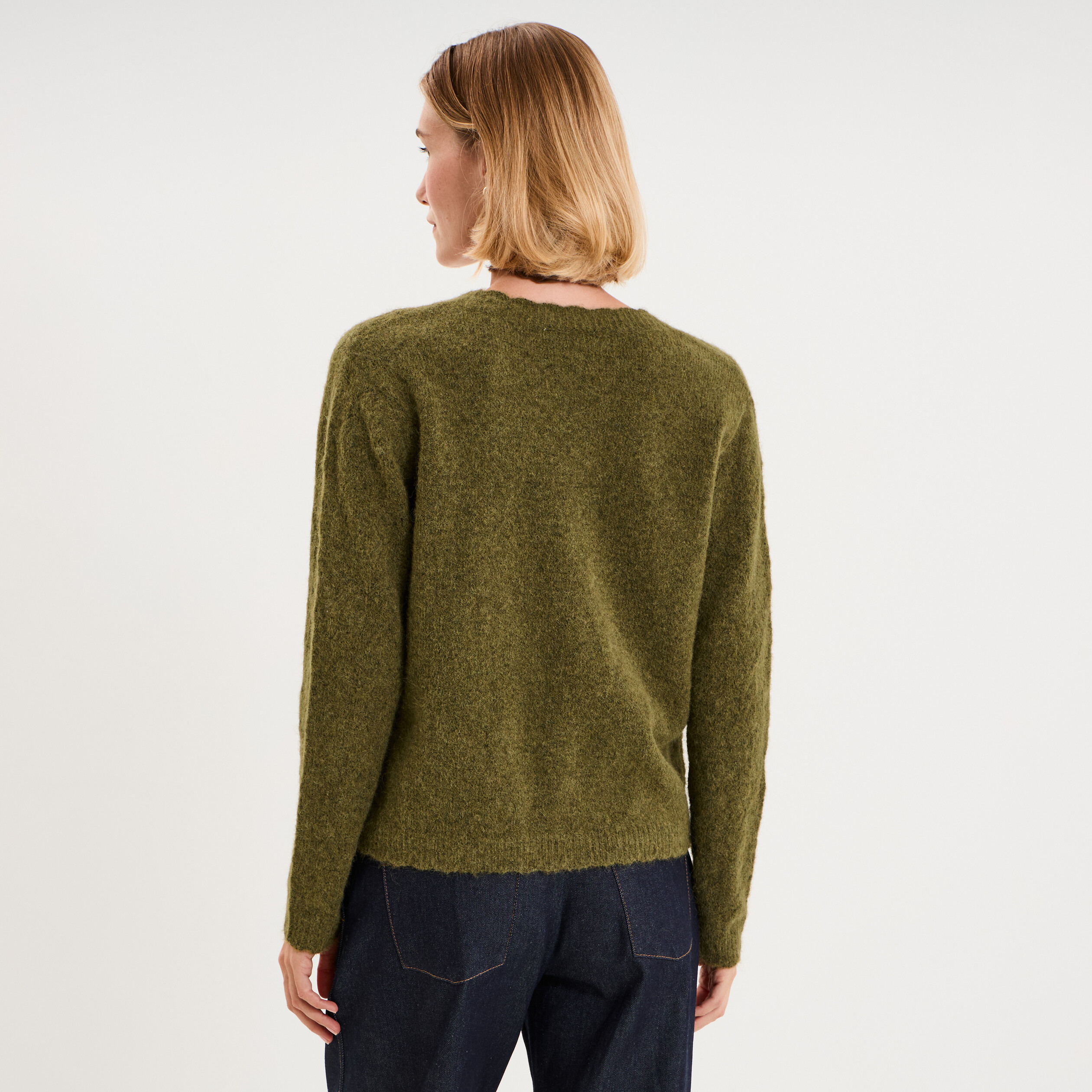 Pull col V ajour&eacute; manches longues vert olive femme