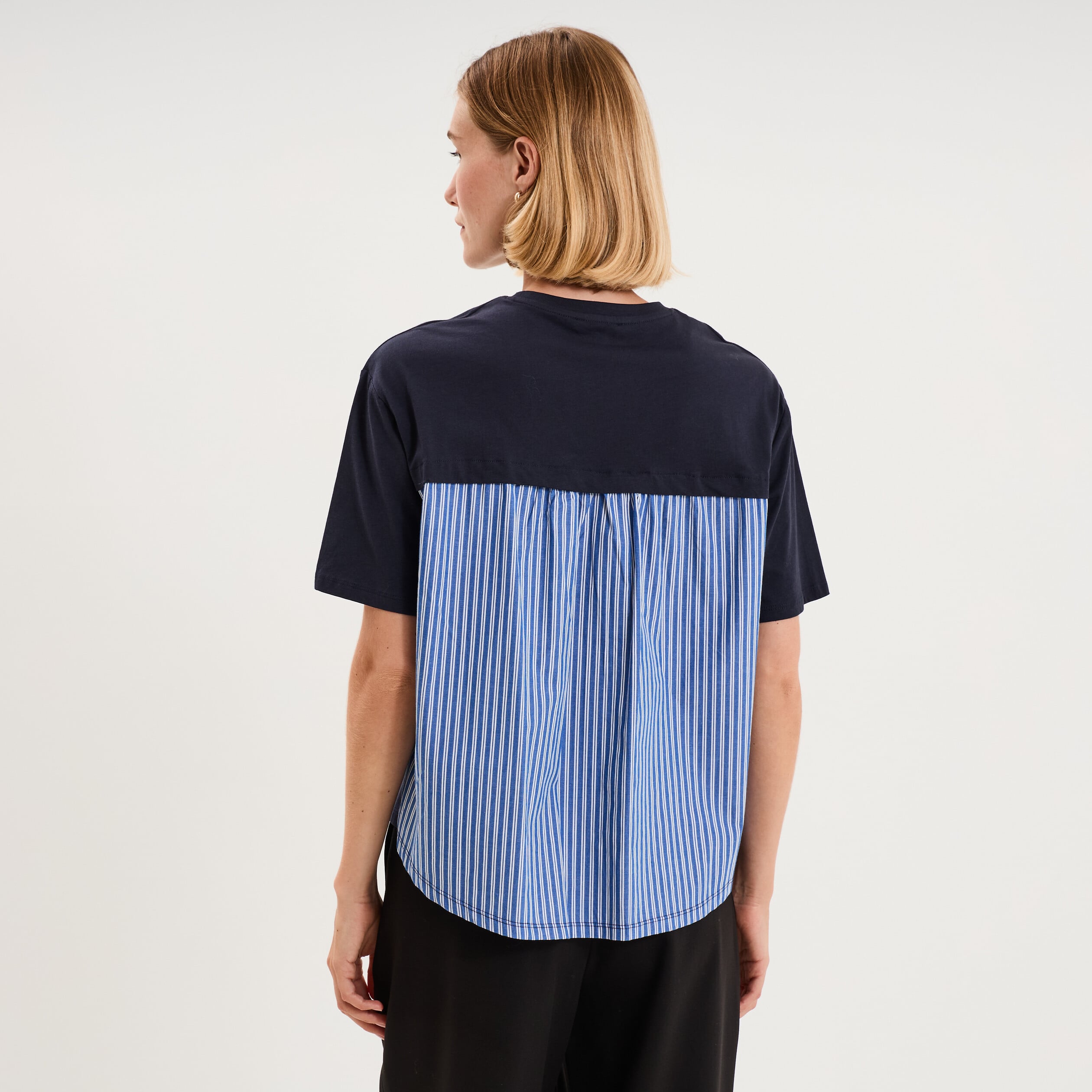 T-shirt bi-mati&egrave;re manches courtes bleu fonc&eacute; femme