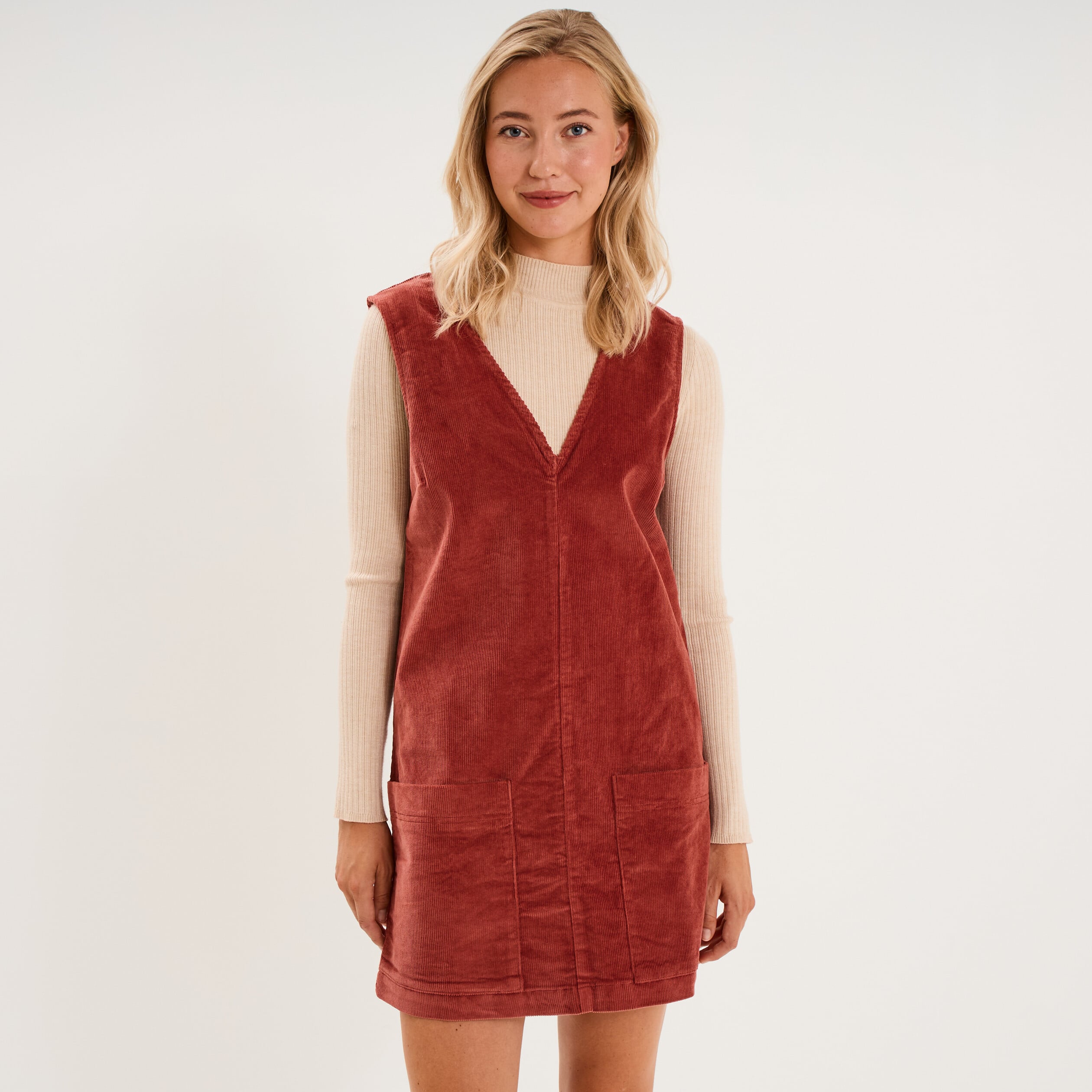 Robe chasuble courte effet velours rouge fonc&eacute; femme