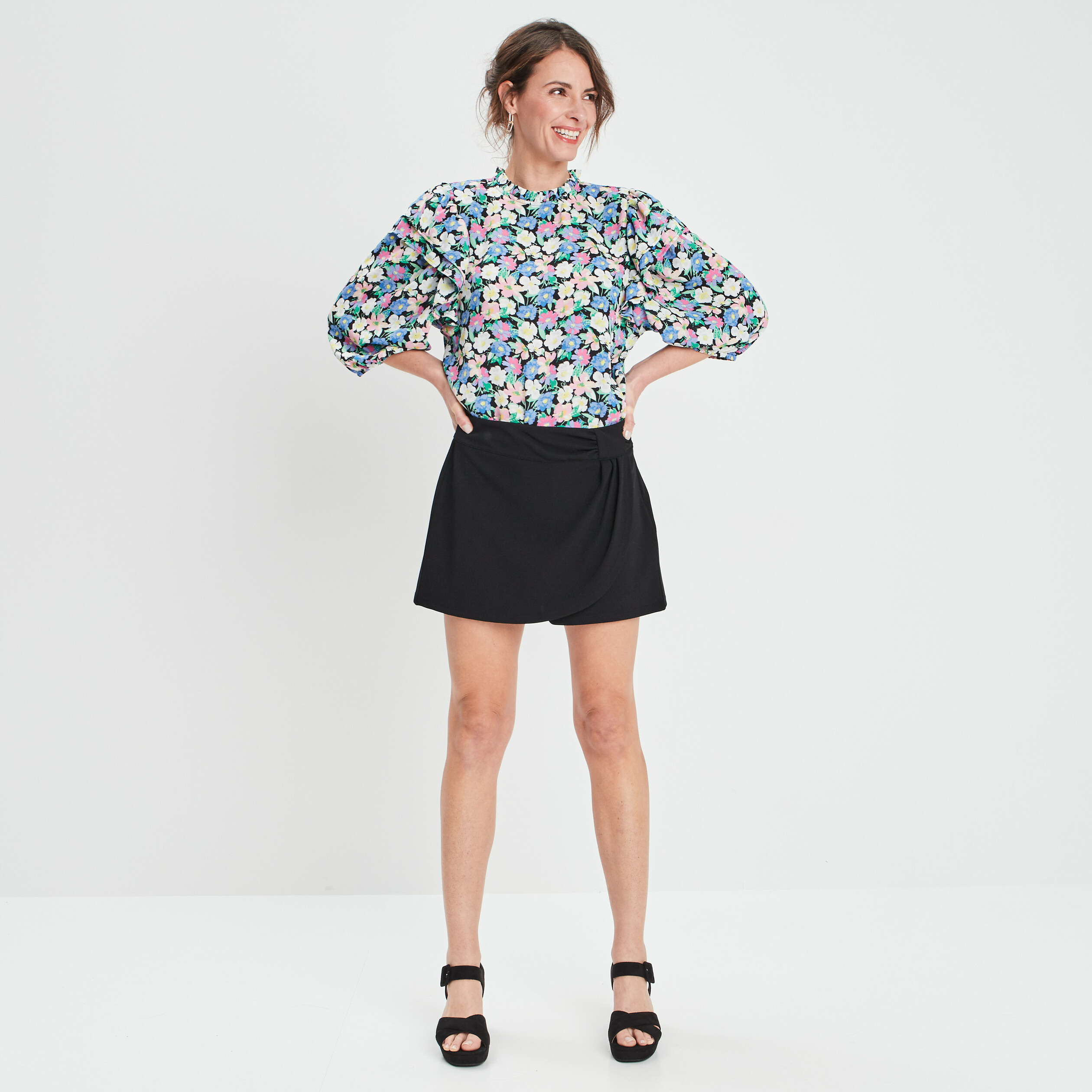 Blouse manches bouffantes col montant noir femme