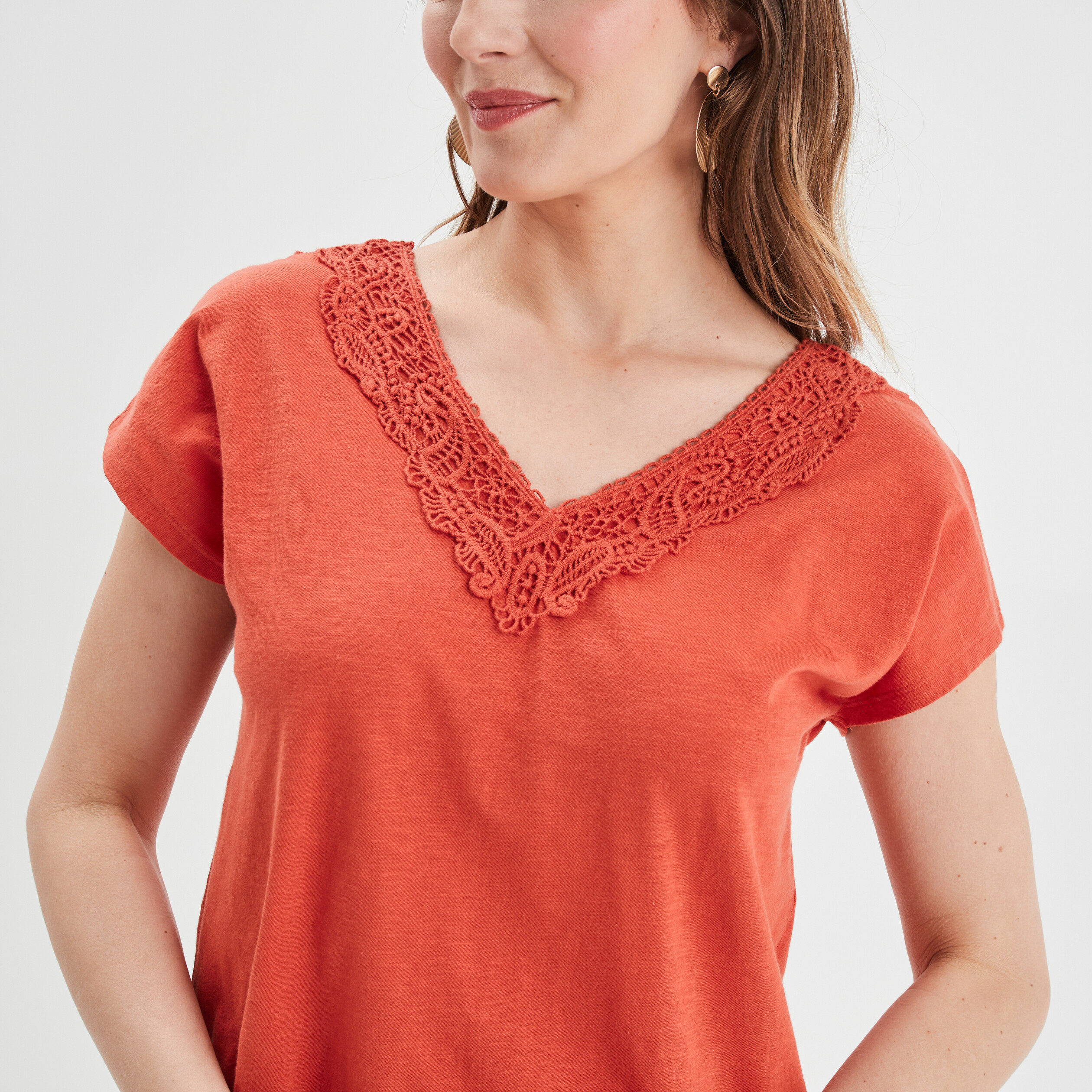 t shirt col v macrame manches courtes orange fonce femme T-shirt col V macramé manches courtes orange foncé femme