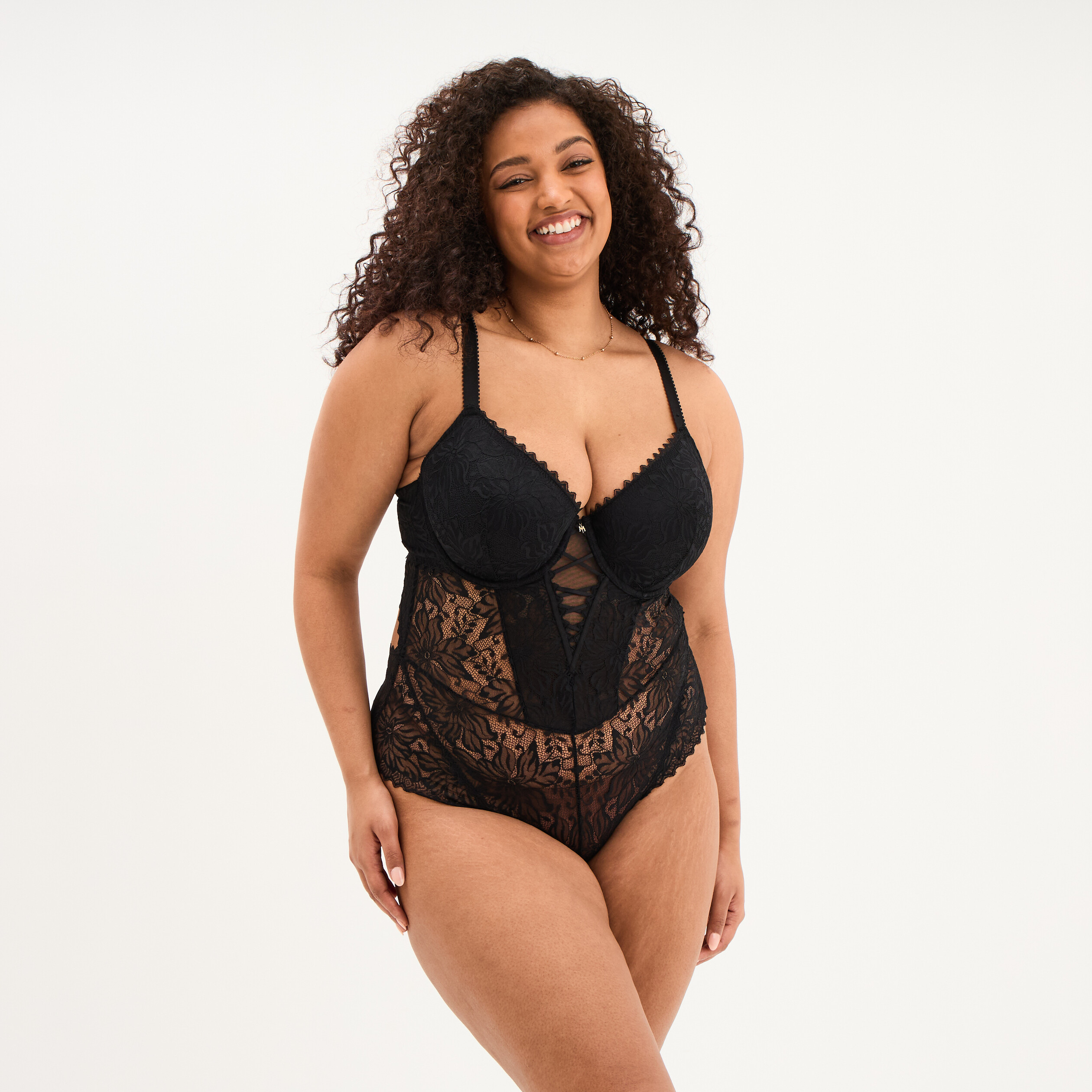 Body en dentelle avec la&ccedil;age noir femme grande taille