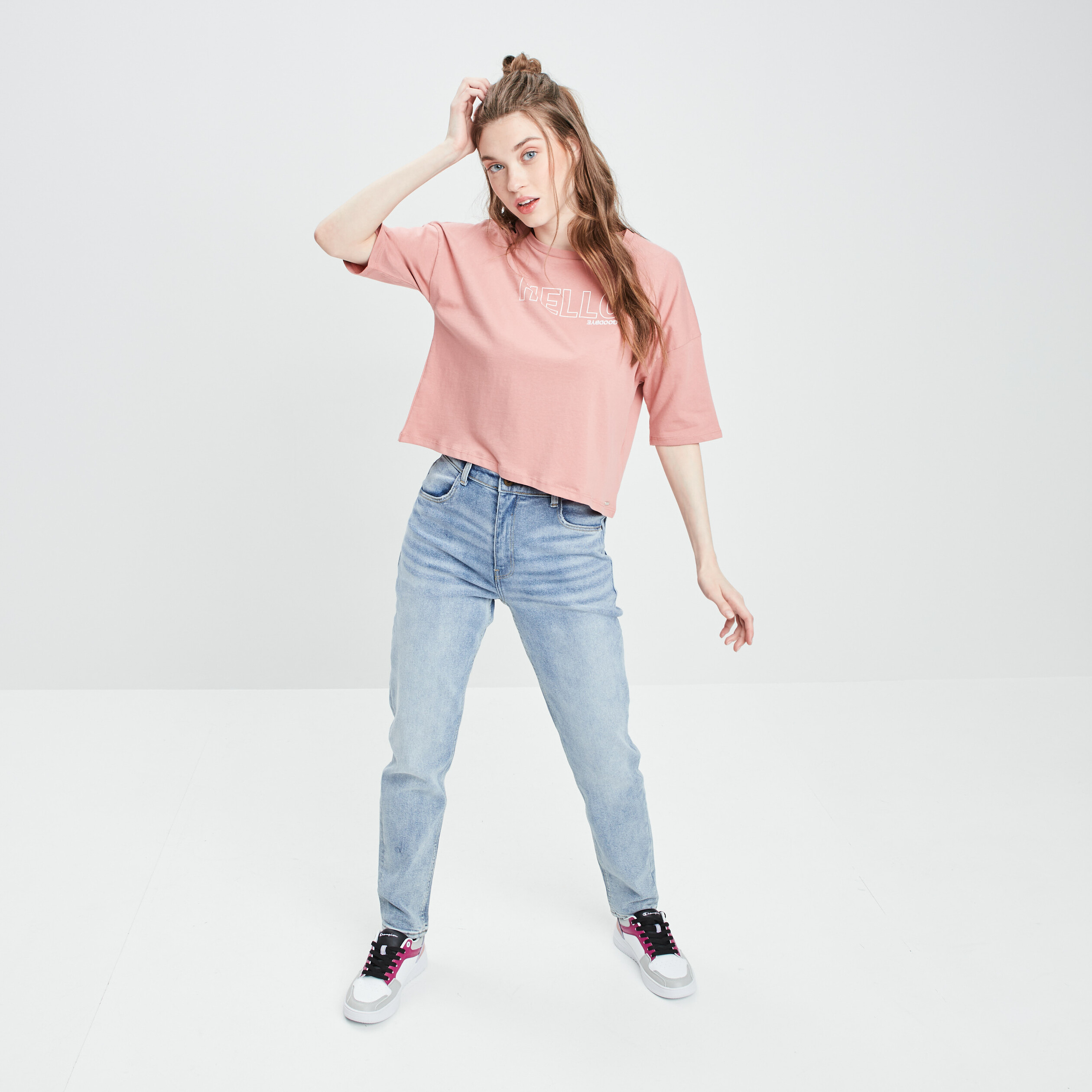 jeans mom taille haute a revers denim bleach femme Jeans mom taille haute à revers denim bleach femme