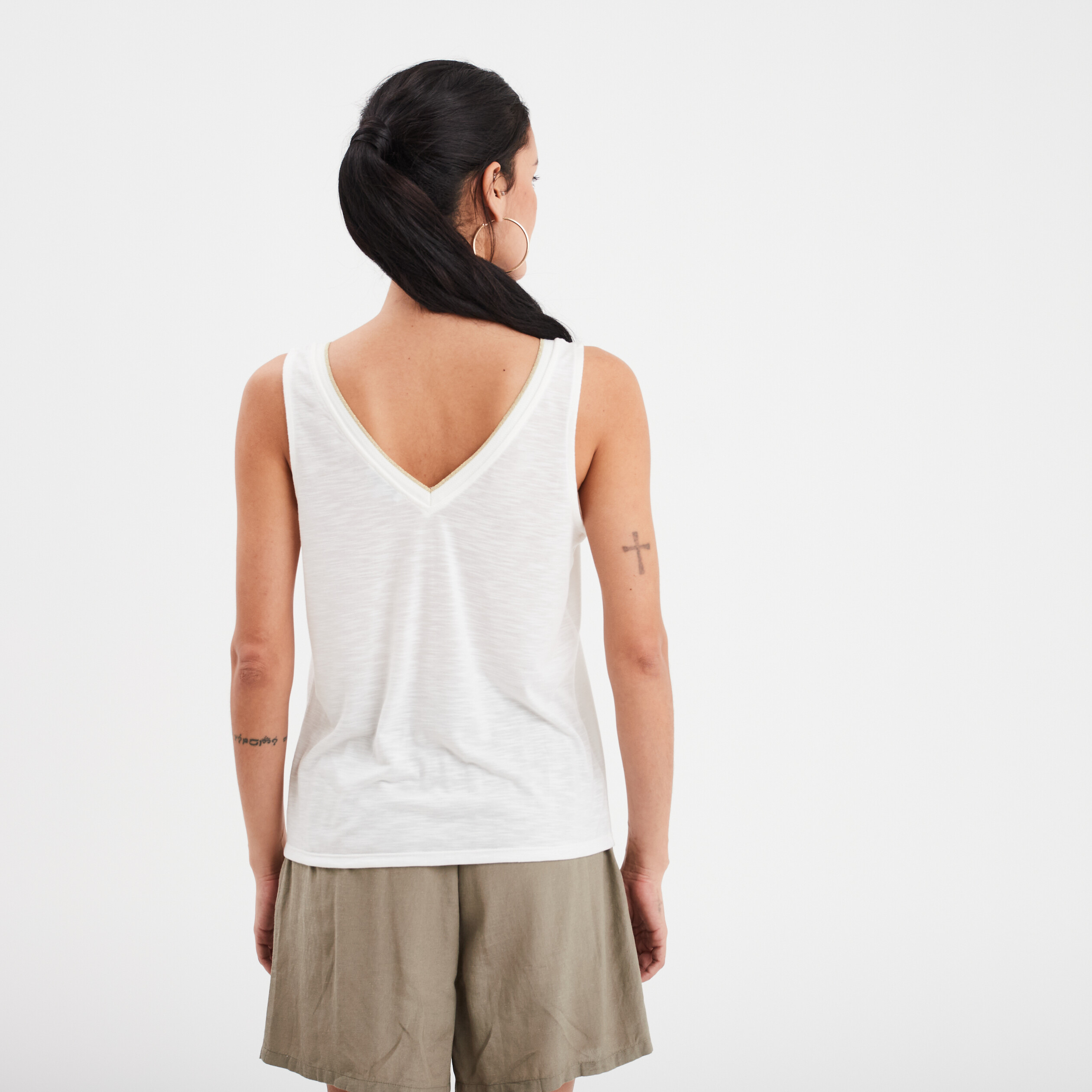 debardeur col en v bretelles larges blanc femme Débardeur col en V bretelles larges blanc femme