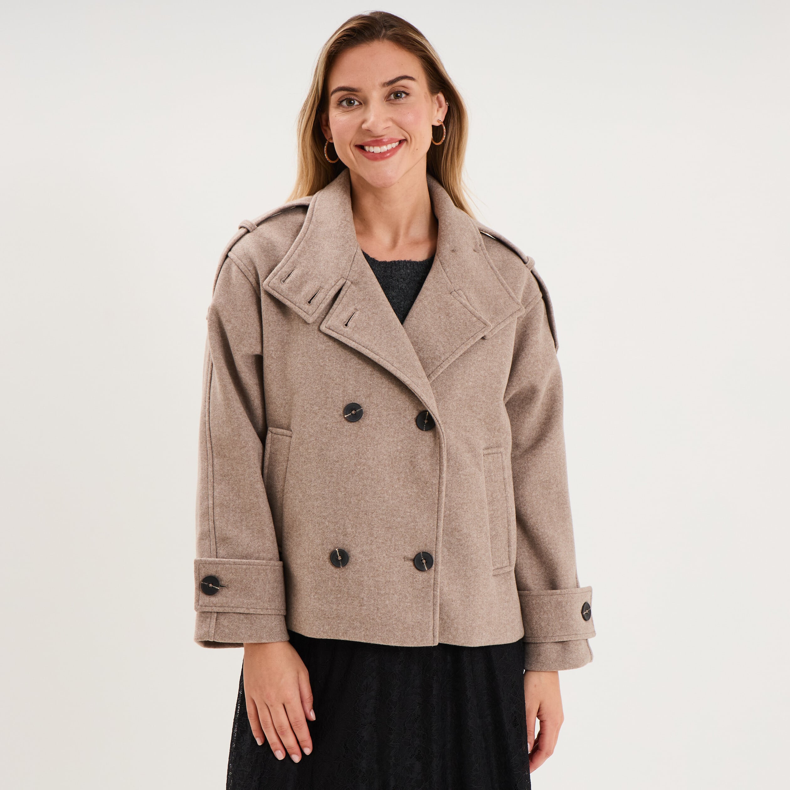 Manteau court boutonn&eacute; beige femme