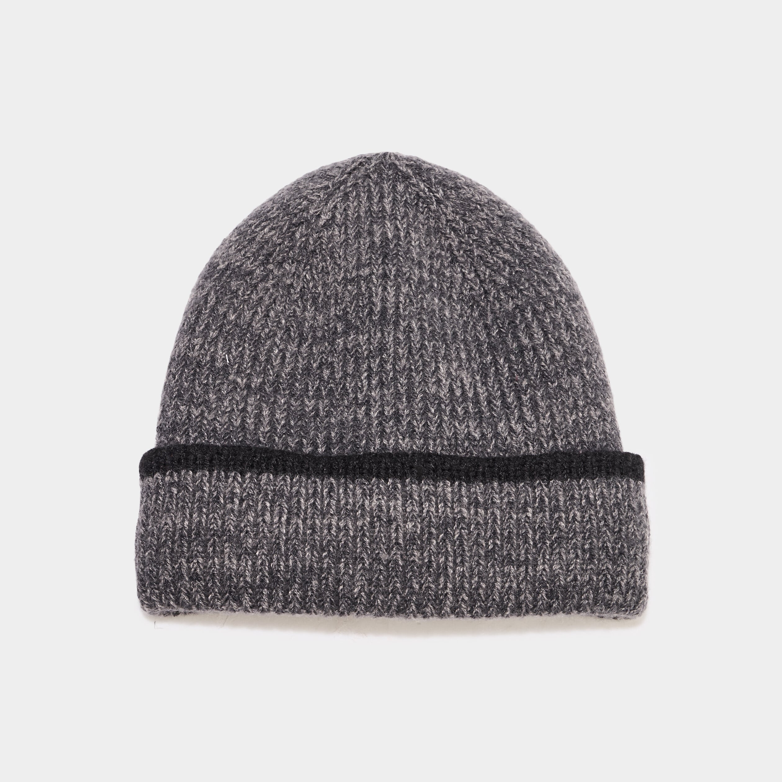 Bonnet en maille effet tricot gris fonc&eacute; gar&ccedil;on