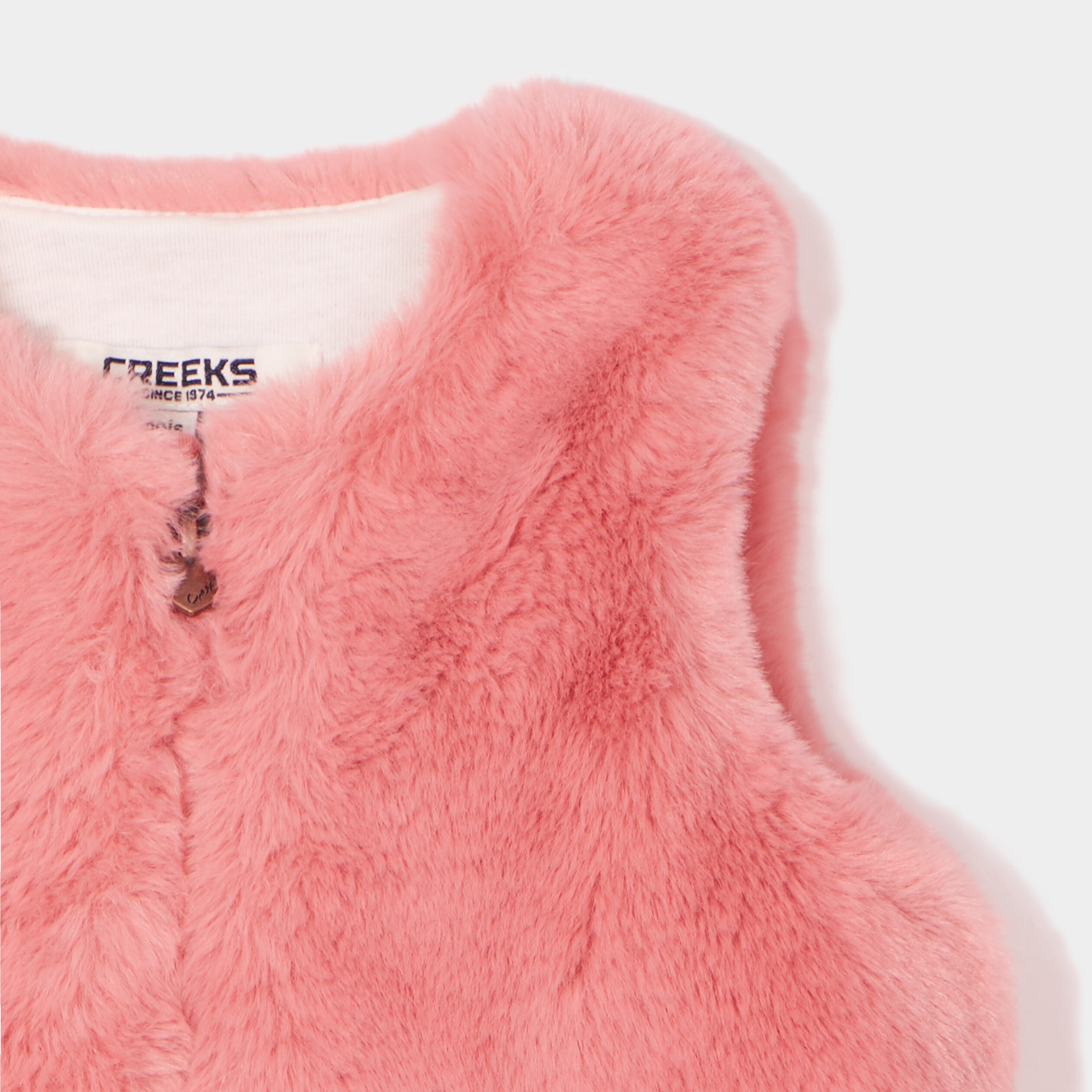 gilet fausse fourrure sans manches vieux rose bebef Gilet fausse fourrure sans manches vieux rose bébé fille