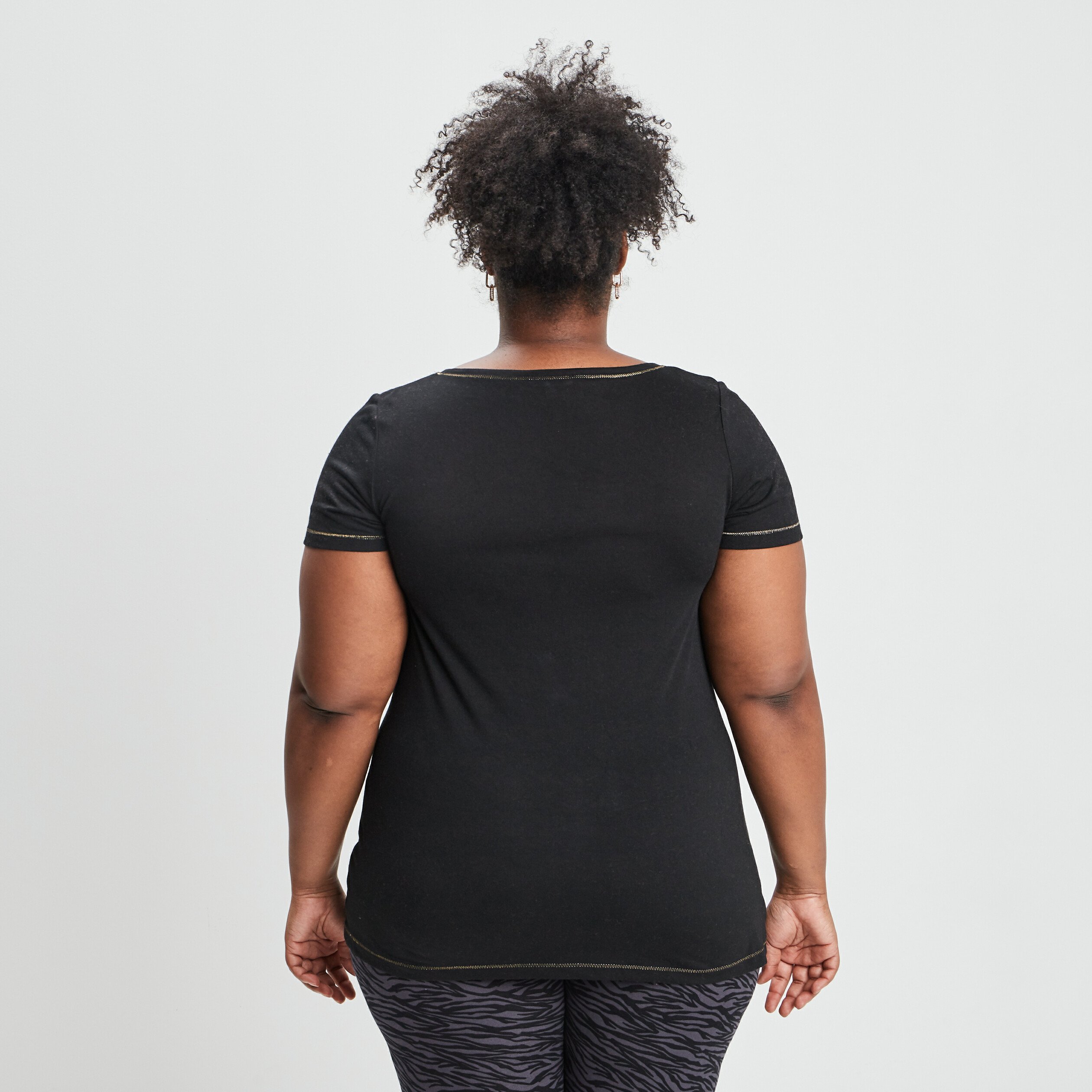 T-shirt manches courtes col V noir femme grande taille