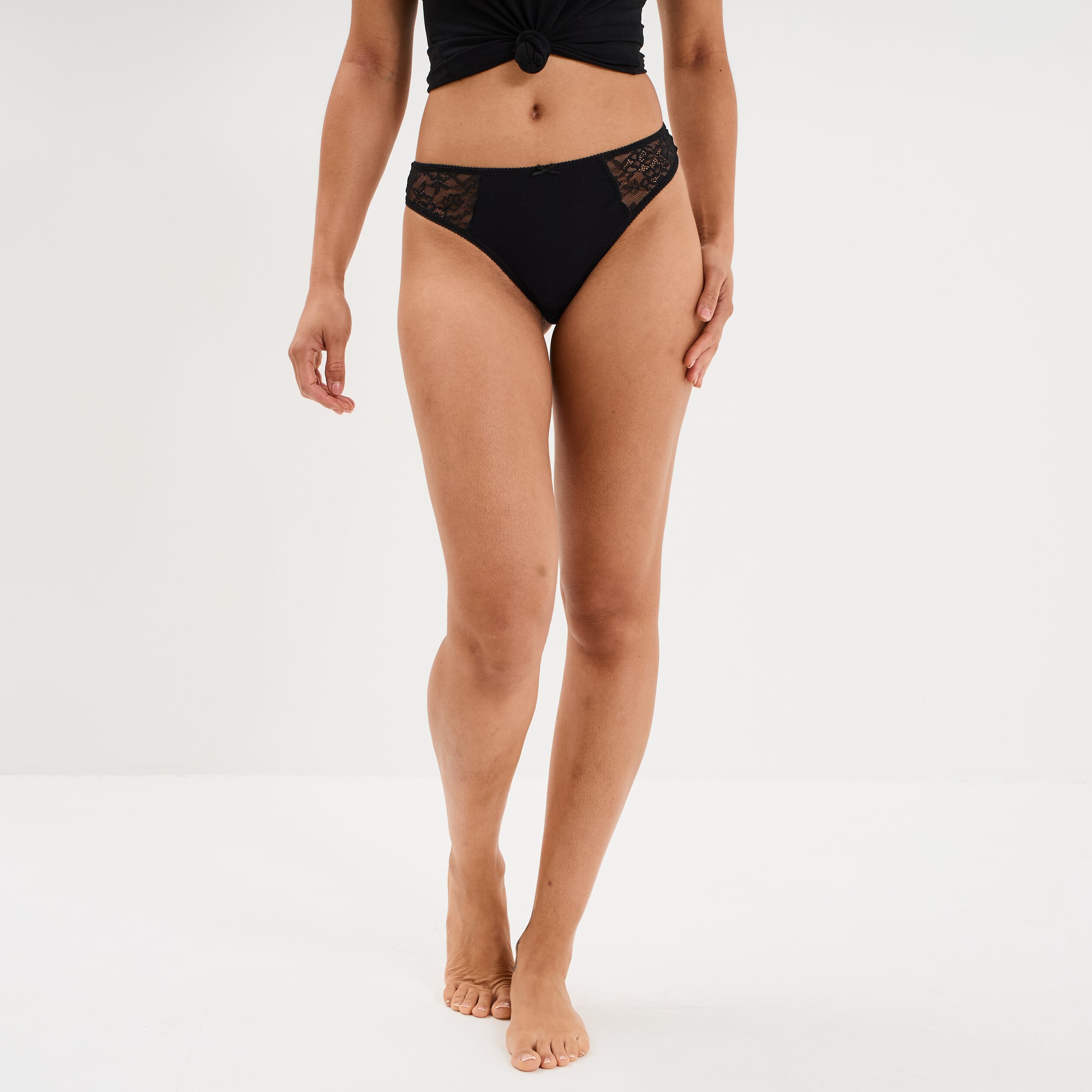 String coton majoritaire noir femme