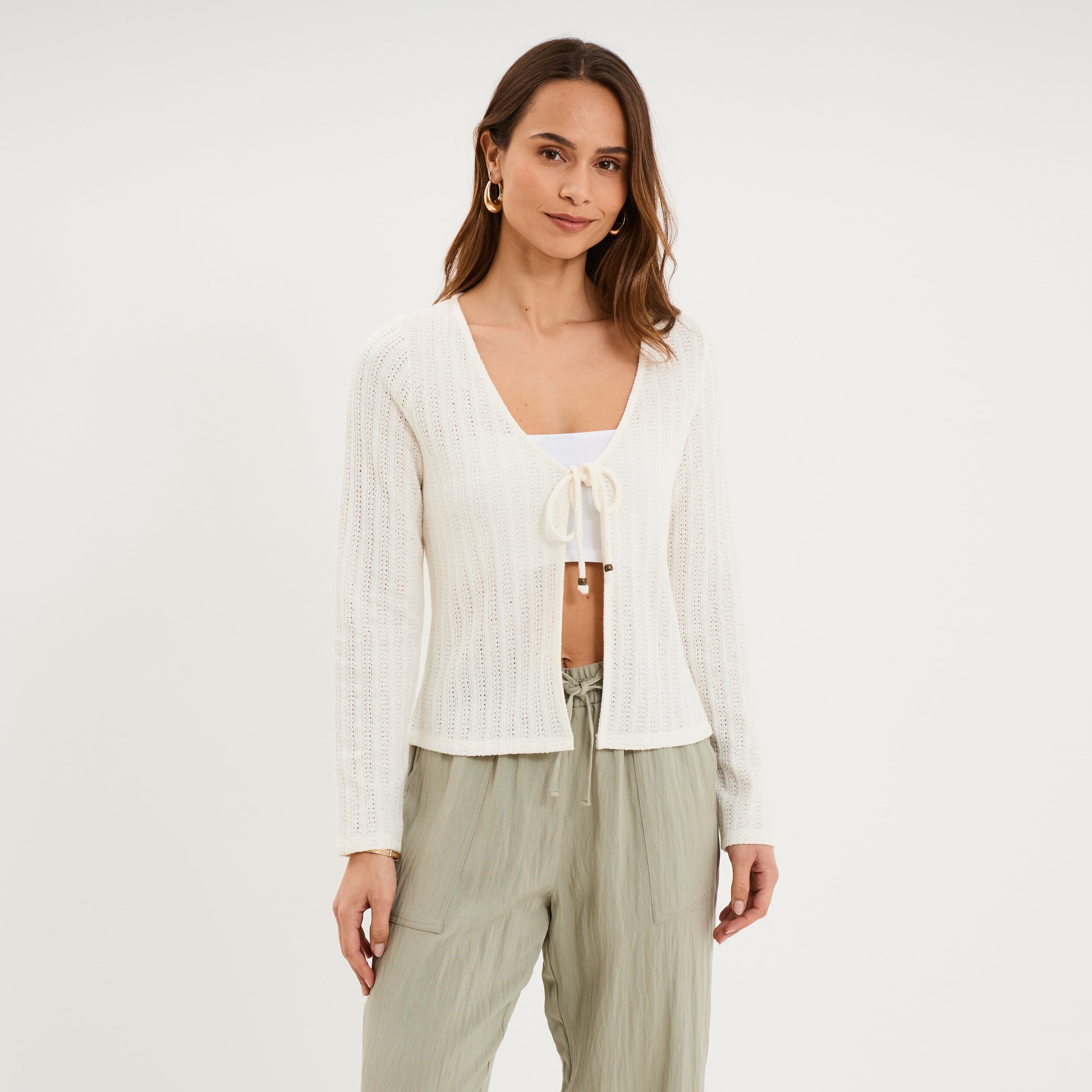 T-shirt ajour&eacute; avec noeud devant ecru femme