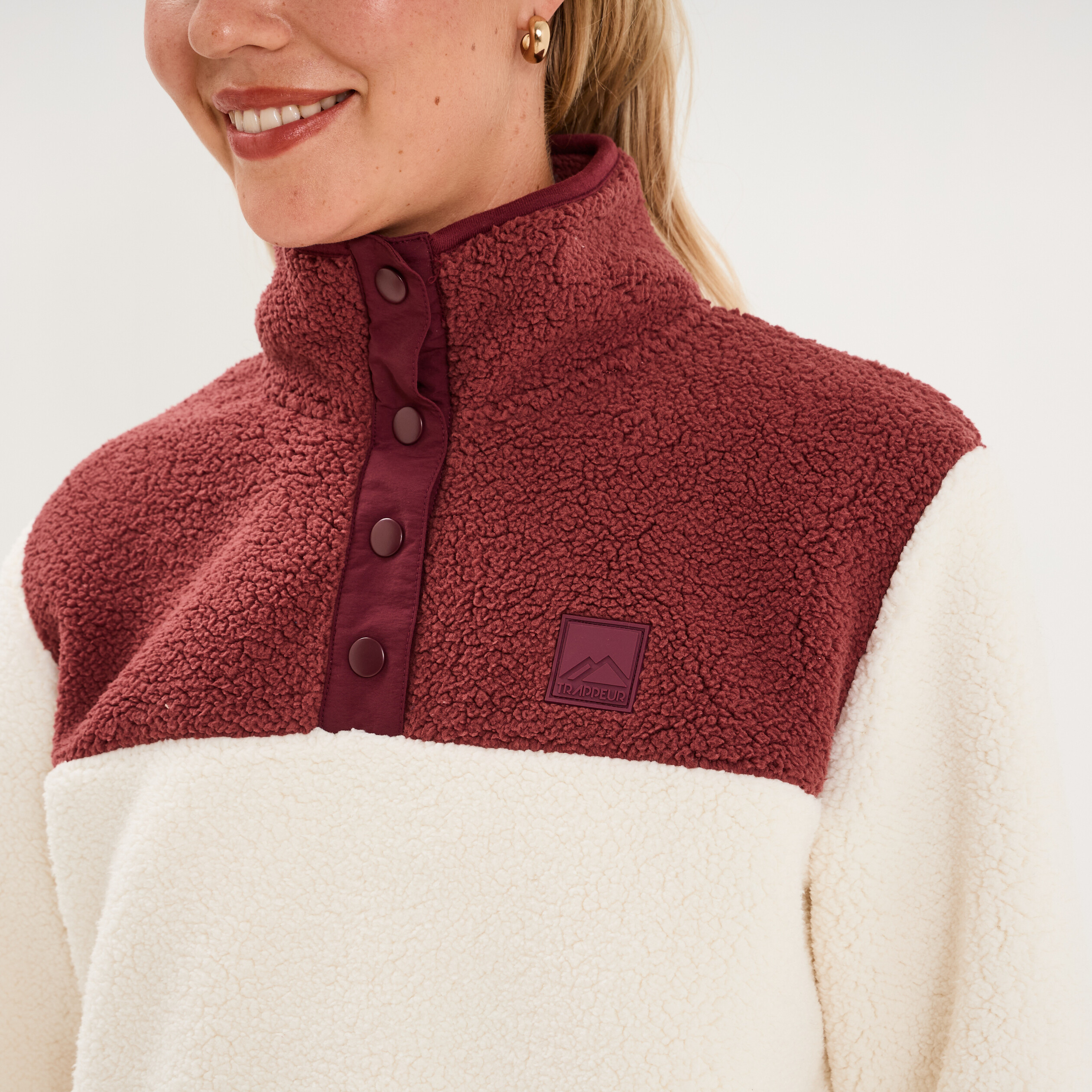 Sweat polaire col camionneur boutonn&eacute; blanc femme