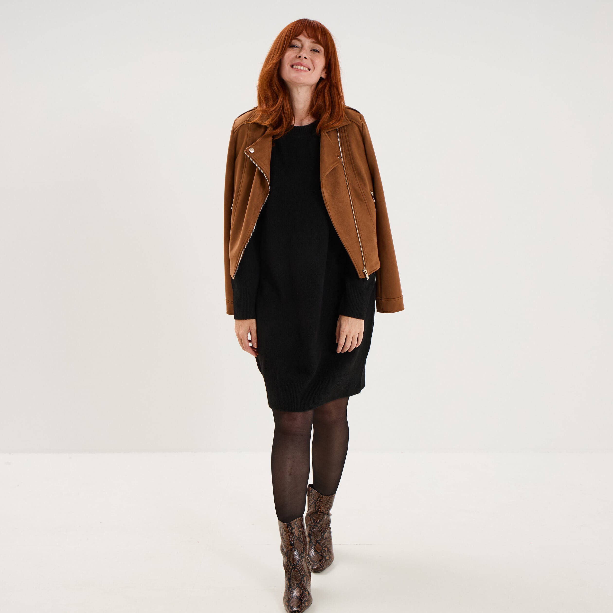 Robe pull longueur genou boutons &eacute;paule noir femme