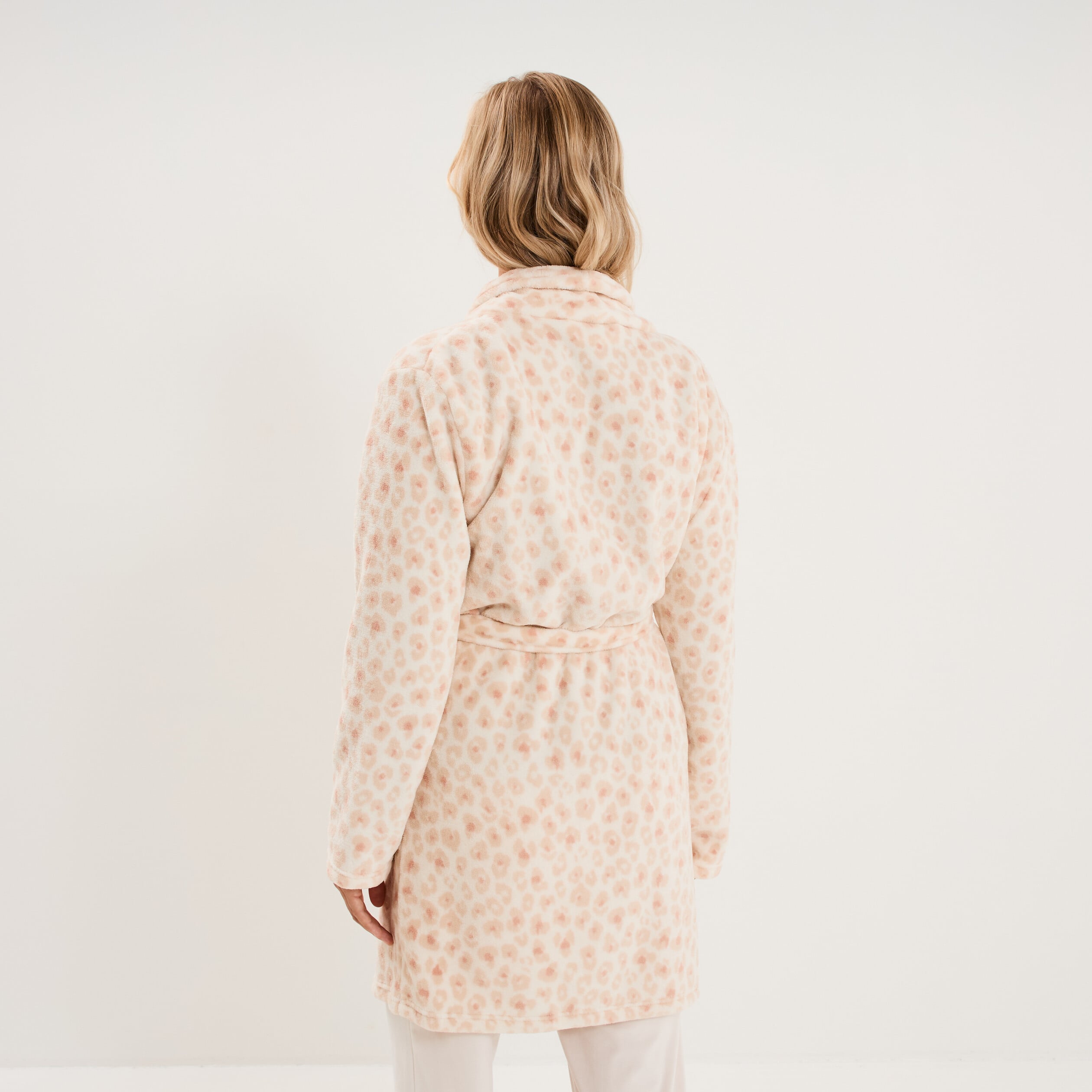 Peignoir court effet velours ceintur&eacute; rose femme